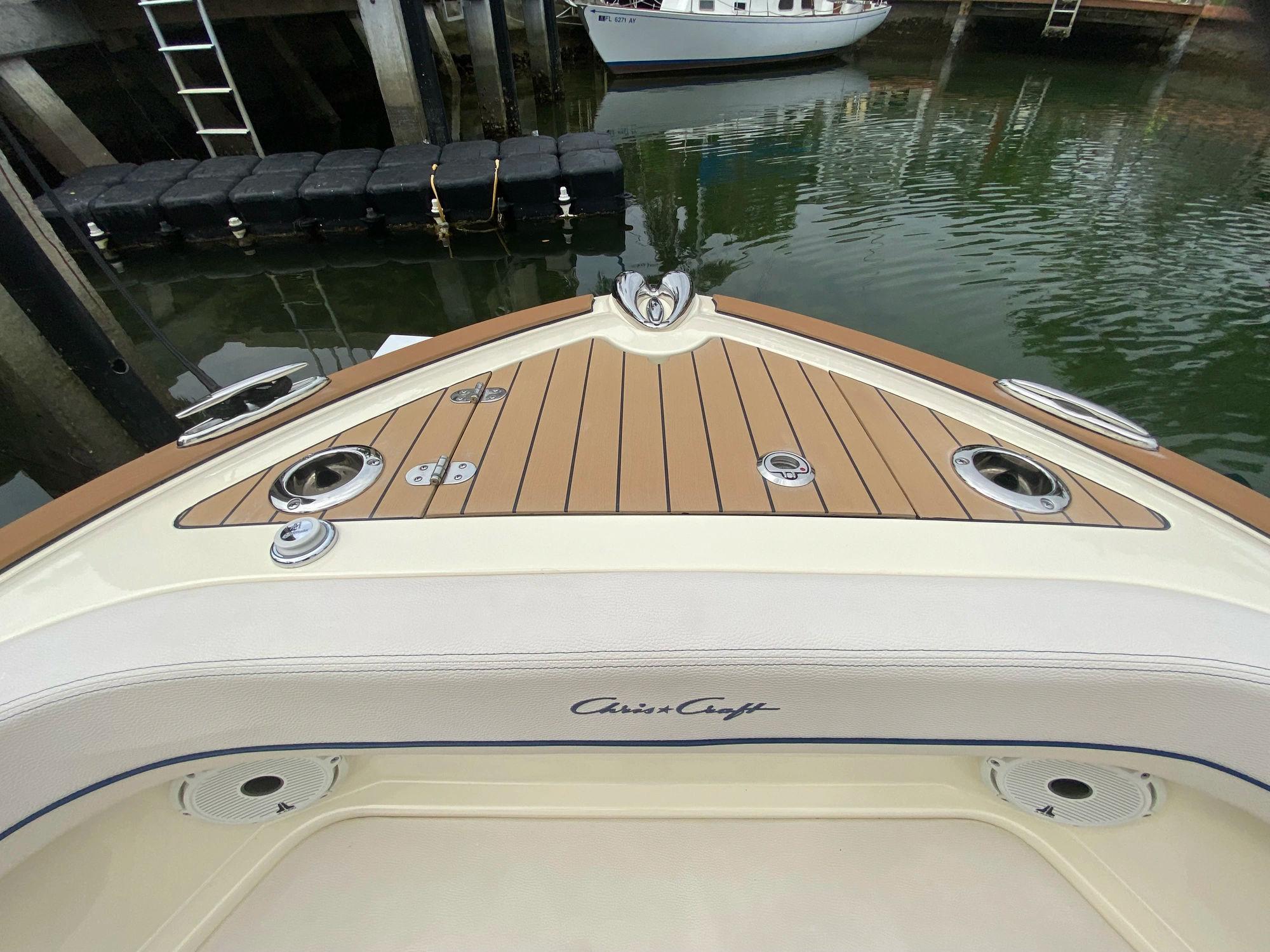  Yacht Photos Pics 2021-CHRIS-CRAFT-CALYPSO-24