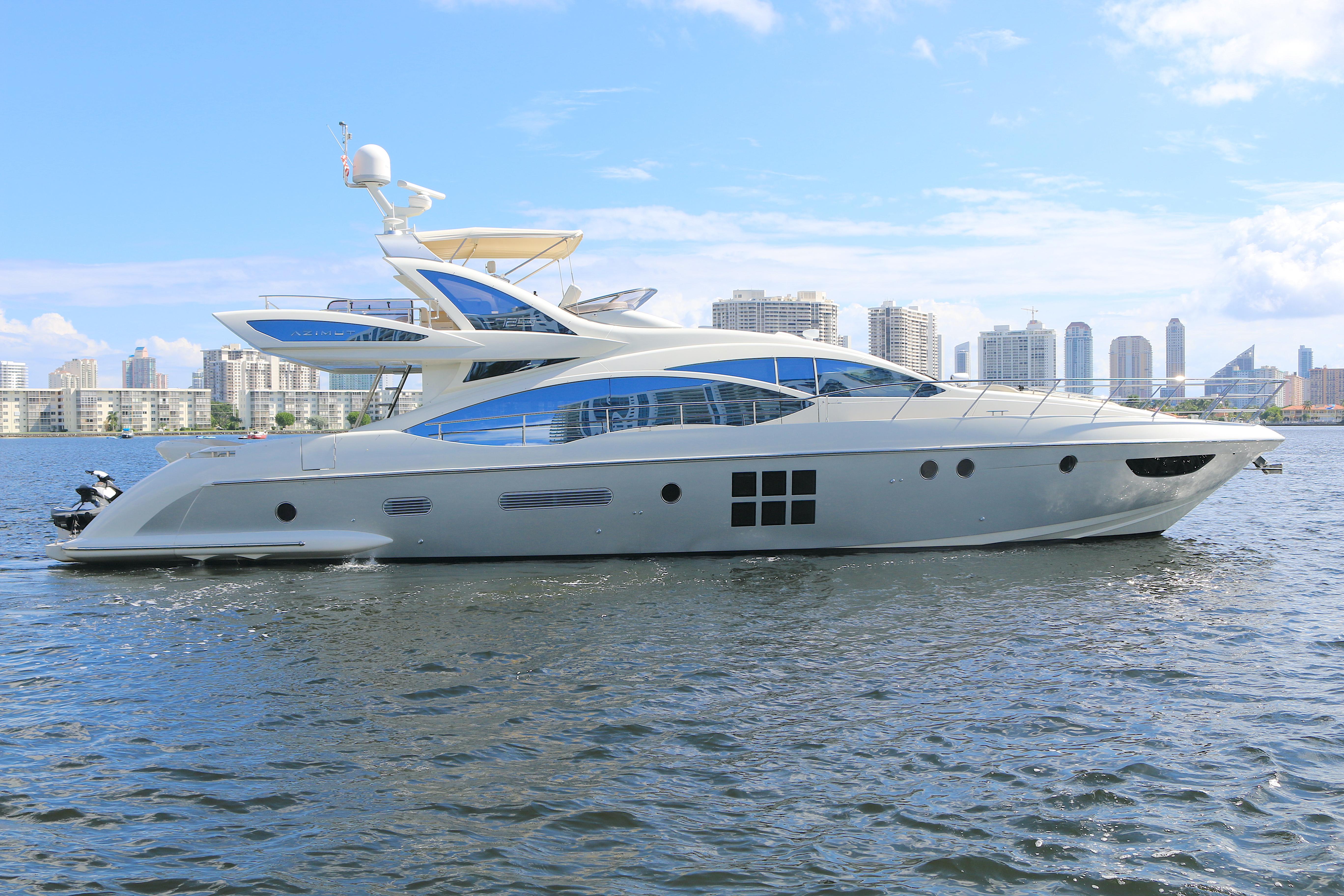 2012 AZIMUT 72S