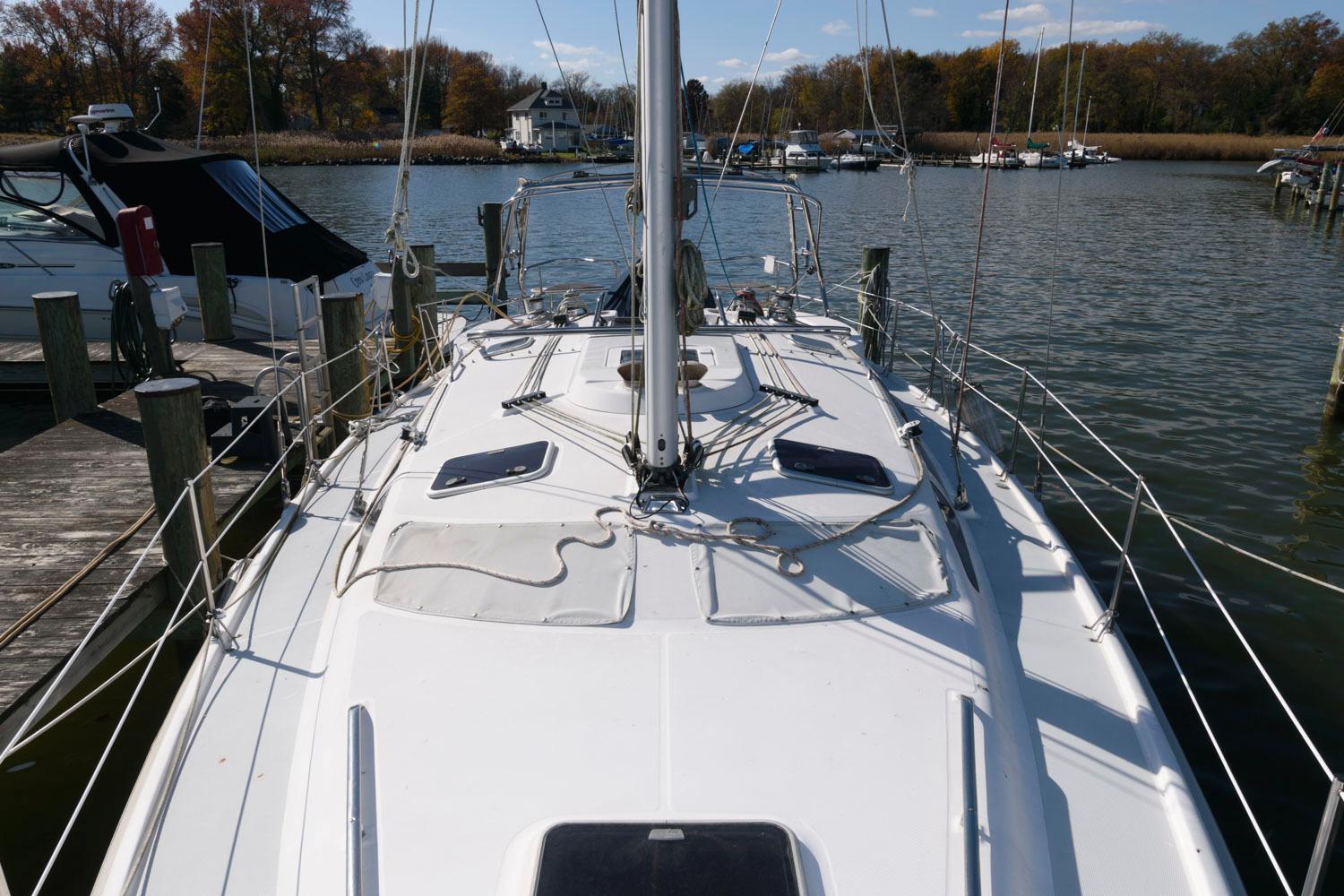 M 7433 JP Knot 10 Yacht Sales