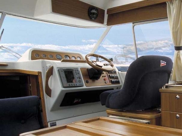 Nimbus 320 coupe