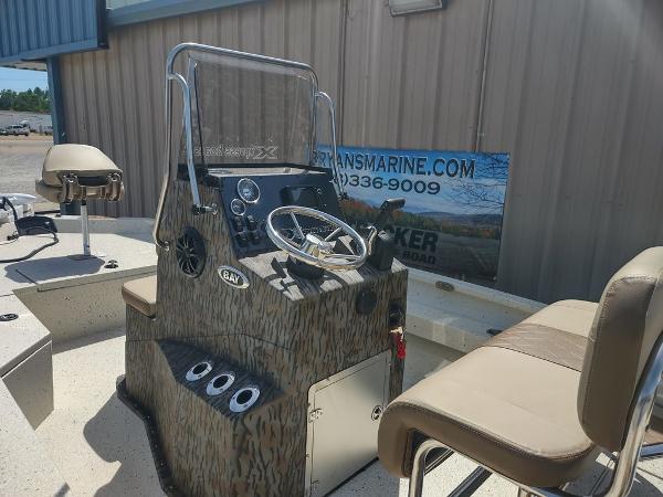 2021 Xpress boat for sale, model of the boat is H20B & Image # 4 of 12