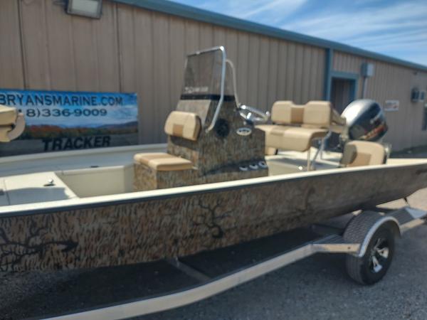 2021 Xpress boat for sale, model of the boat is H20B & Image # 5 of 12