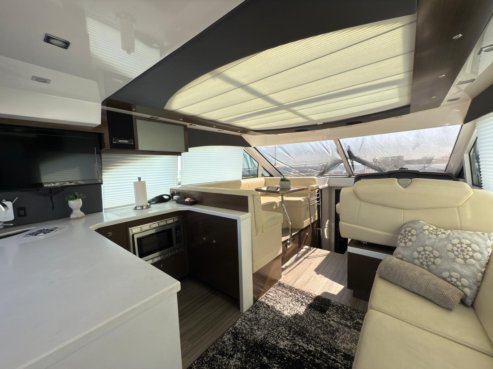 2017-cruisers-yachts-45-cantius-power-9780755-20250503014312845-1_XLARGE