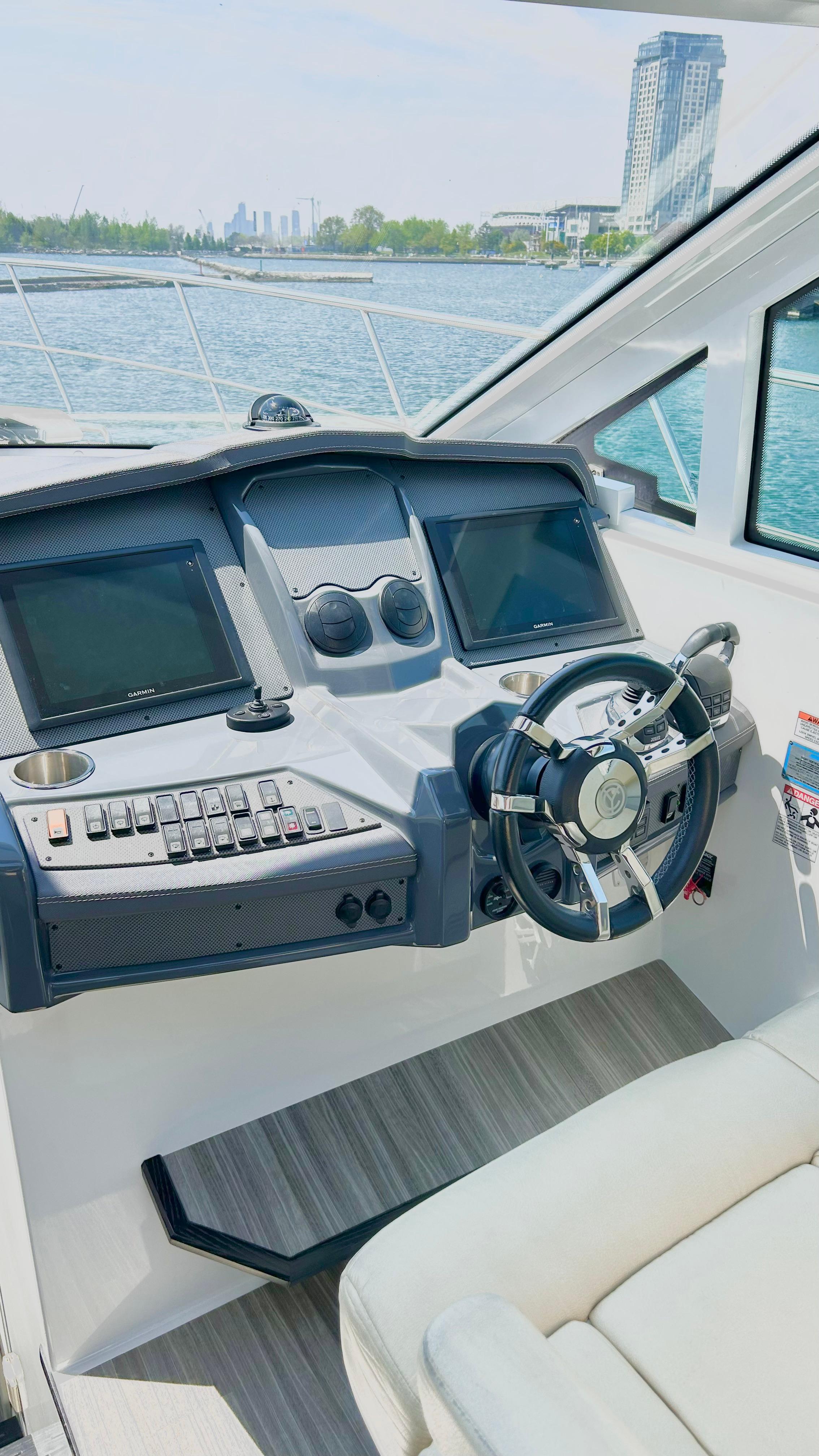 2017-crusiers-yachts-45-cantius-power-9780755-20250503010005640-1_XLARGE