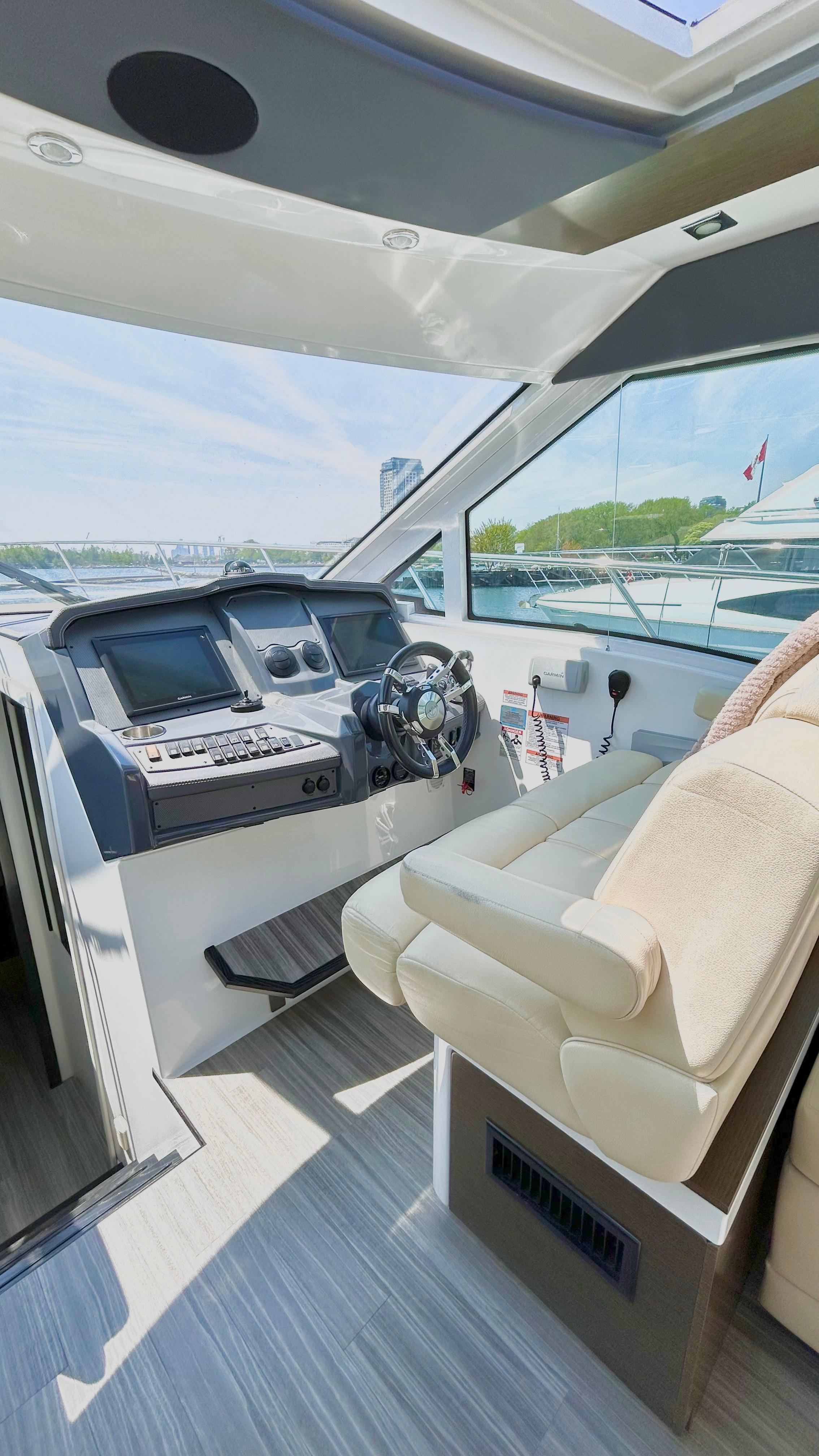 2017-crusiers-yachts-45-cantius-power-9780755-20250503010011424-1_XLARGE