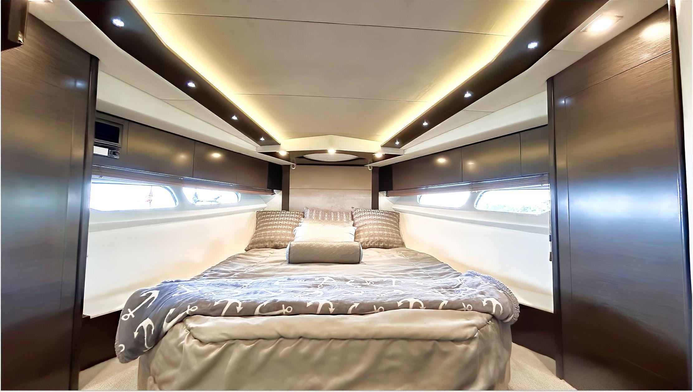 2017-crusiers-yachts-45-cantius-power-9780755-20250503010045610-1_XLARGE