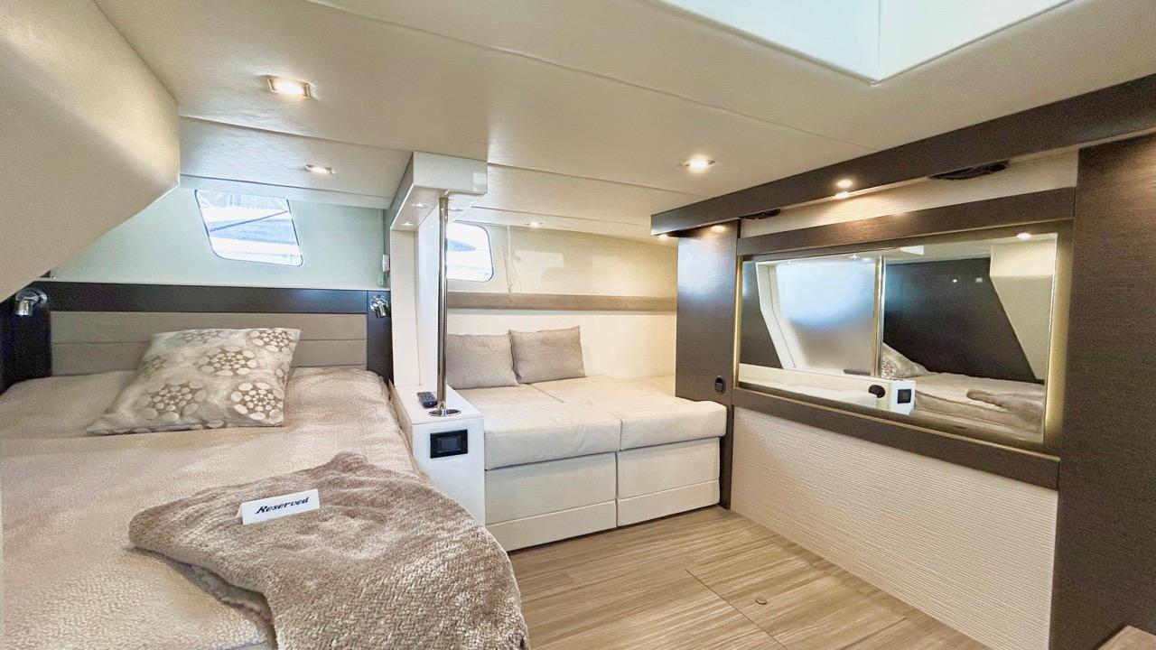 2017-crusiers-yachts-45-cantius-power-9780755-20250503010050516-1_XLARGE