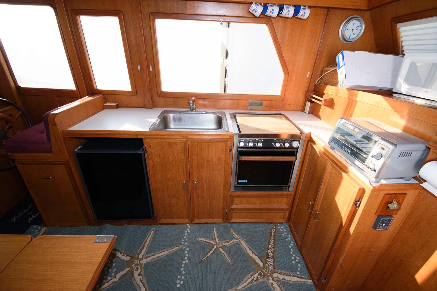 M 6704 RD Knot 10 Yacht Sales