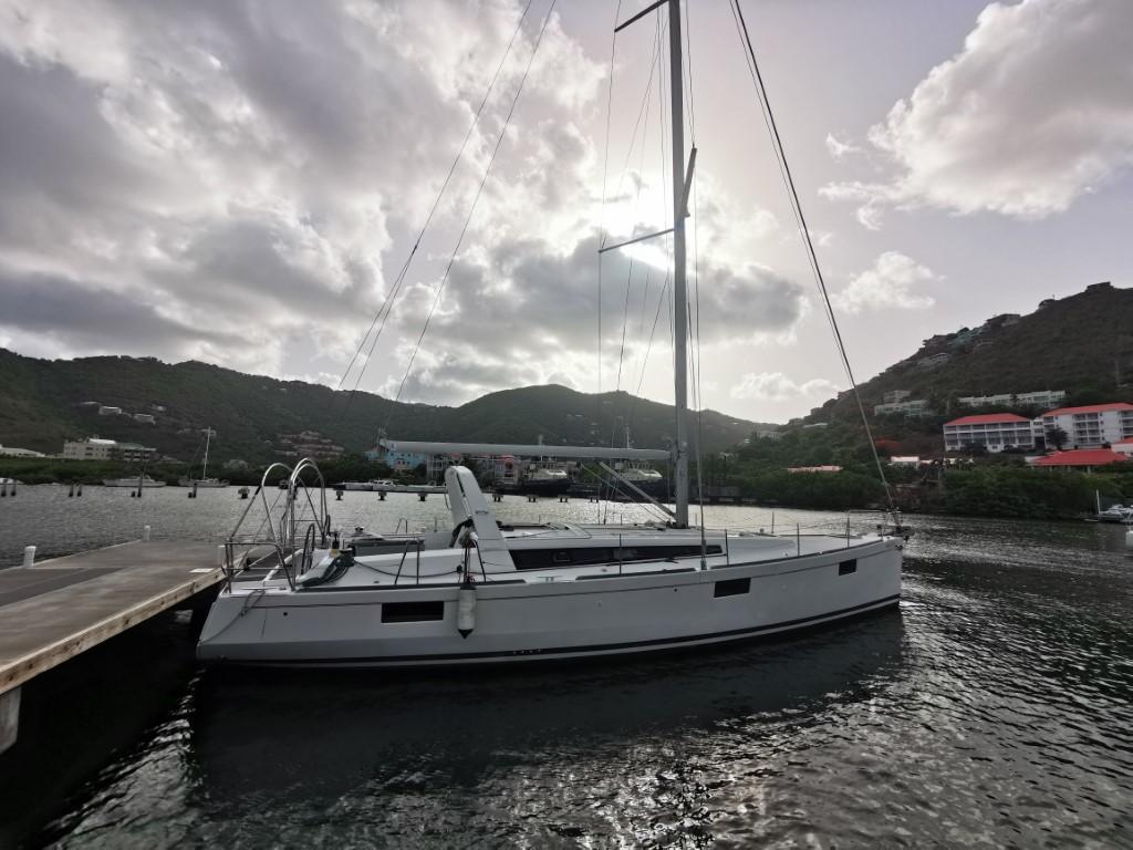 Beneteau Oceanis 34.1 for Sale - New Yacht Price, Tech Info and Config  Calculator