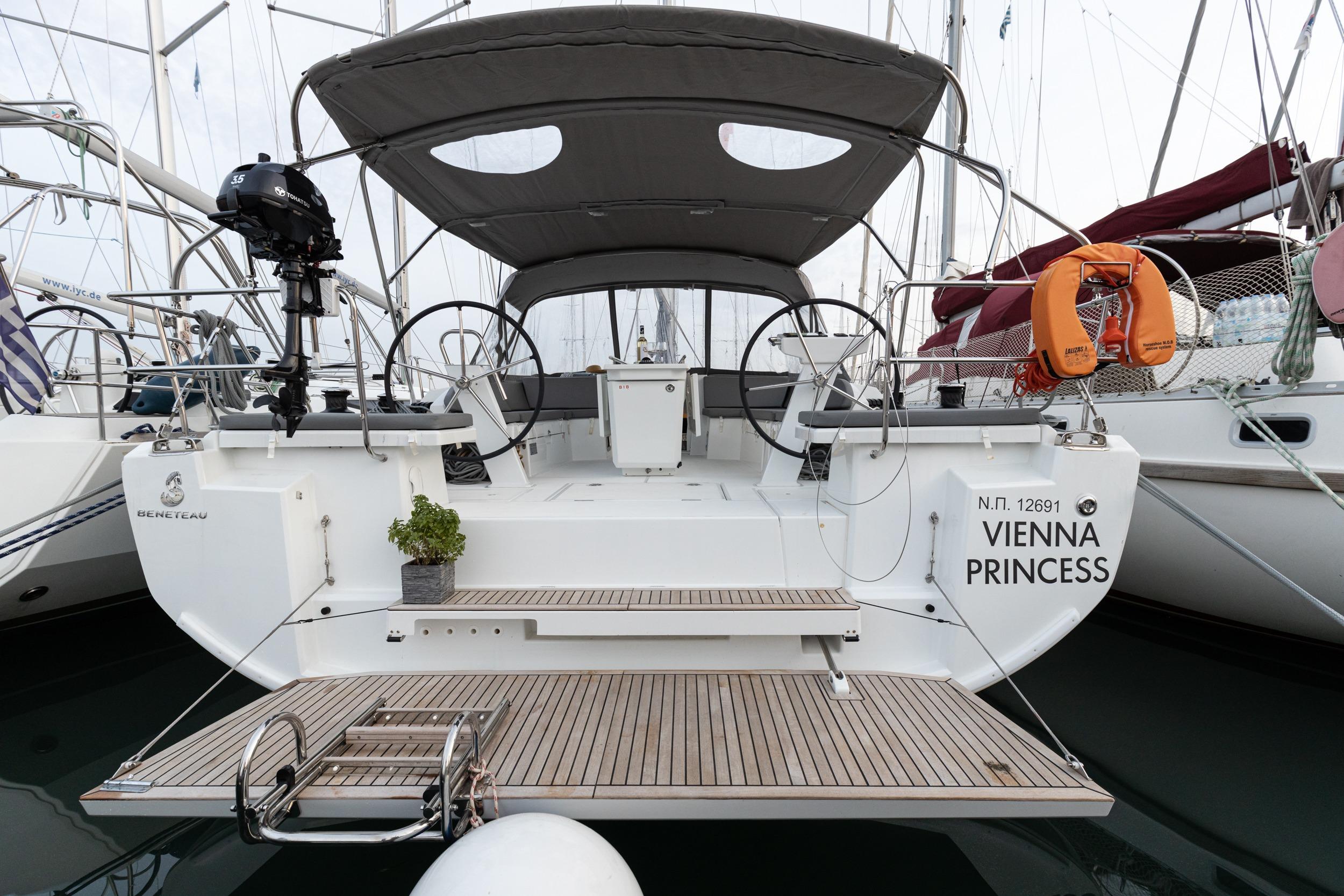 Yacht Photos Pics
