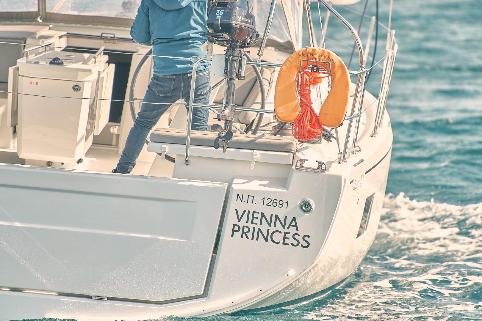 Yacht Photos Pics