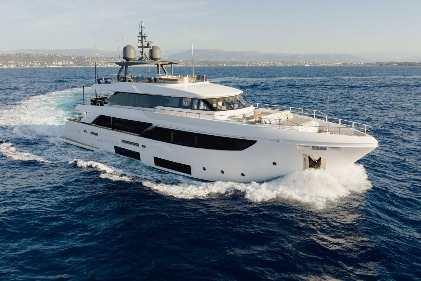 2022 CUSTOM LINE NAVETTA 33