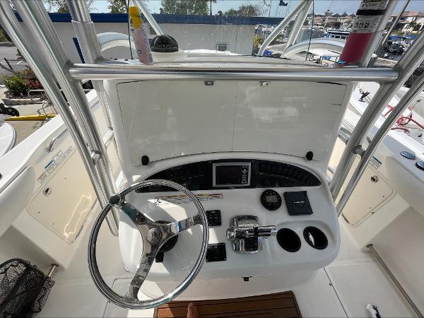 32' Boston Whaler, Listing Number 100906176, Image No. 9