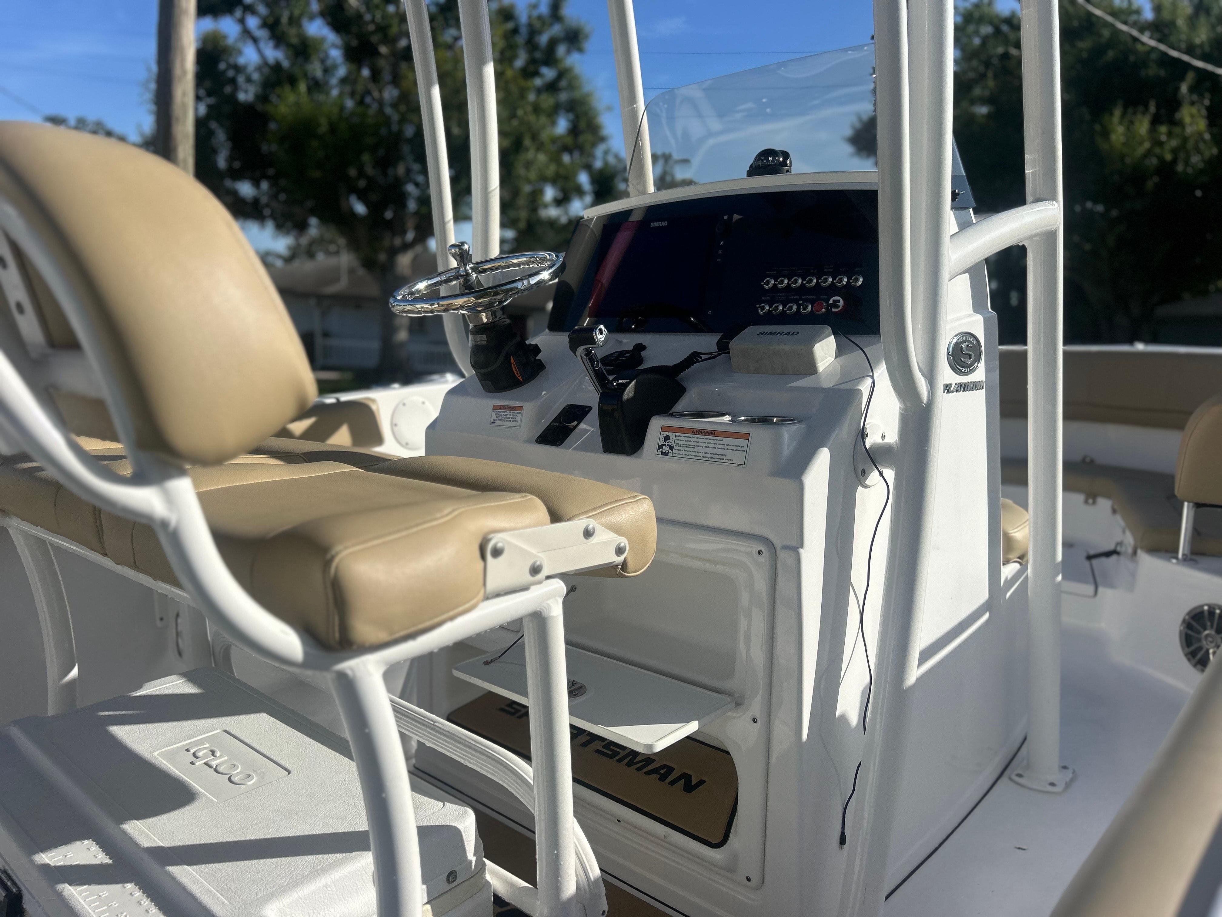 2017 Sportsman Heritage 231 Center Console-4