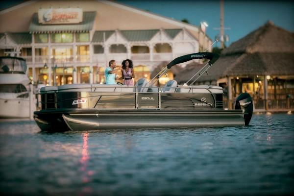 2022 Regency boat for sale, model of the boat is 230 LE3 & Image # 8 of 70