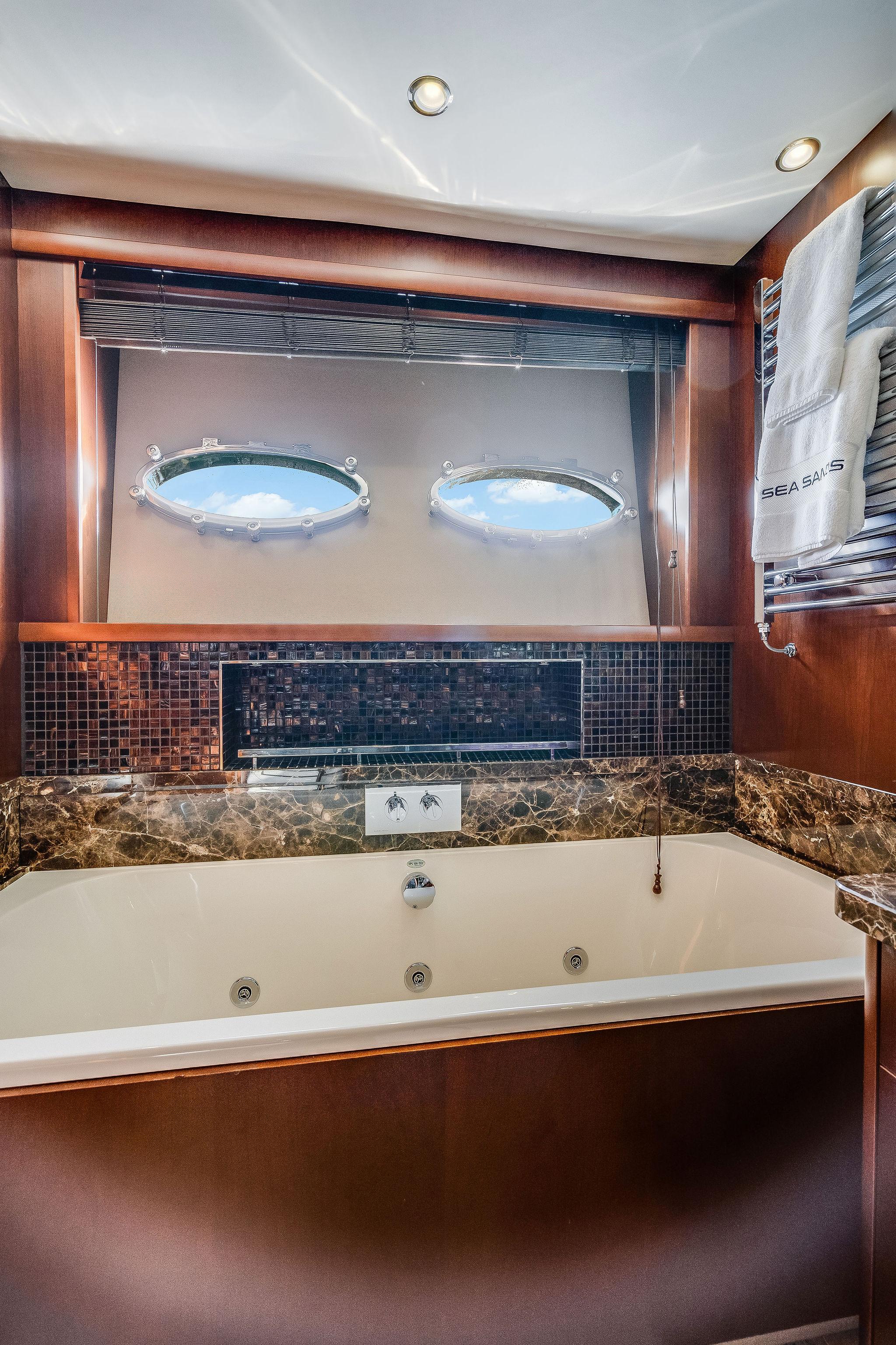 Owner En-Suite Bath