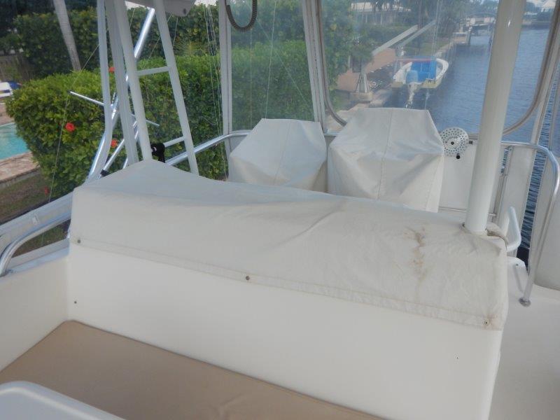 Riviera 43 FULL CIRCLE - Flybridge Console & Chair Covers