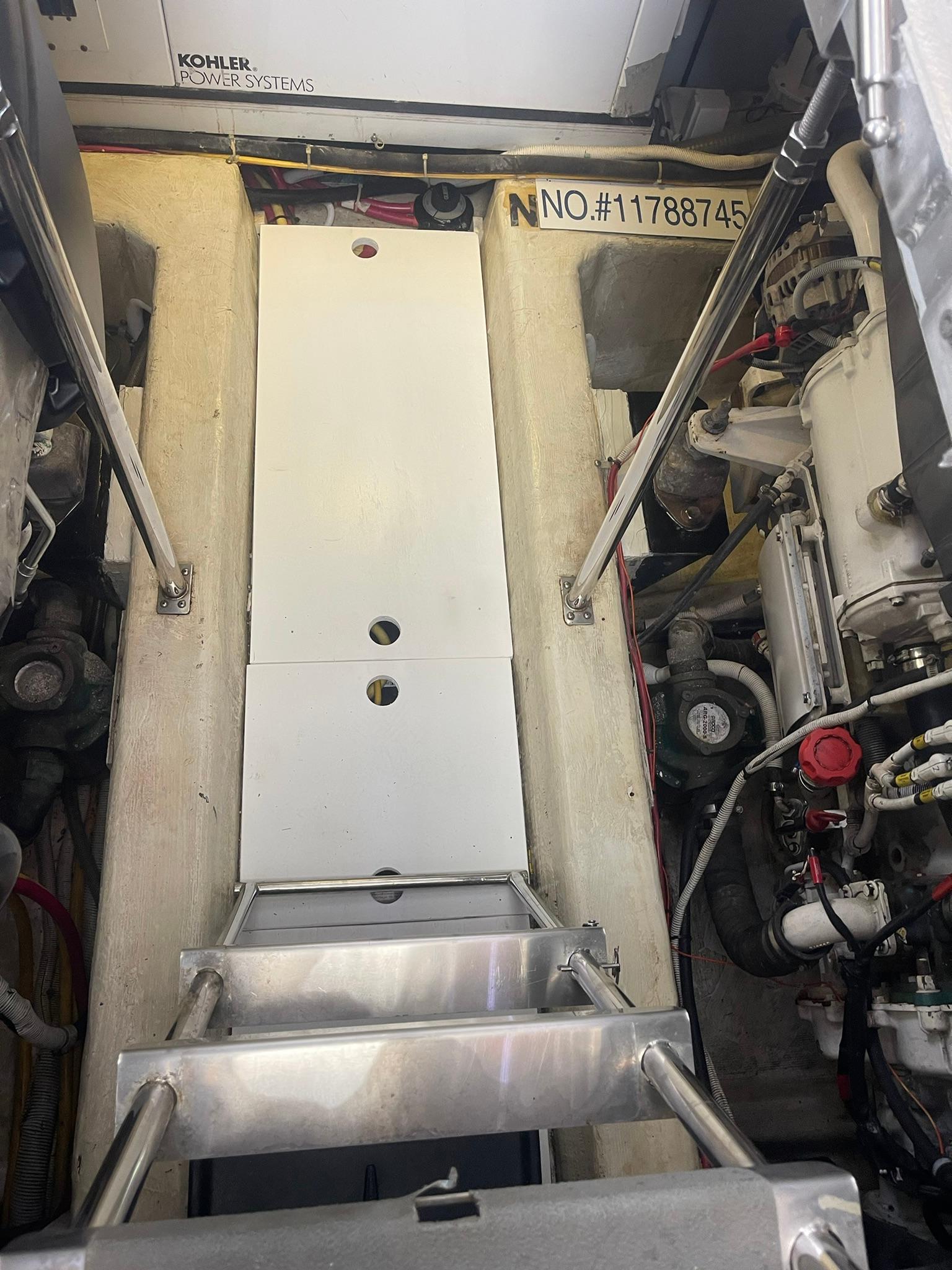 2006-carver-46-motor-yacht-power-9800780-20250524101141687-1_XLARGE