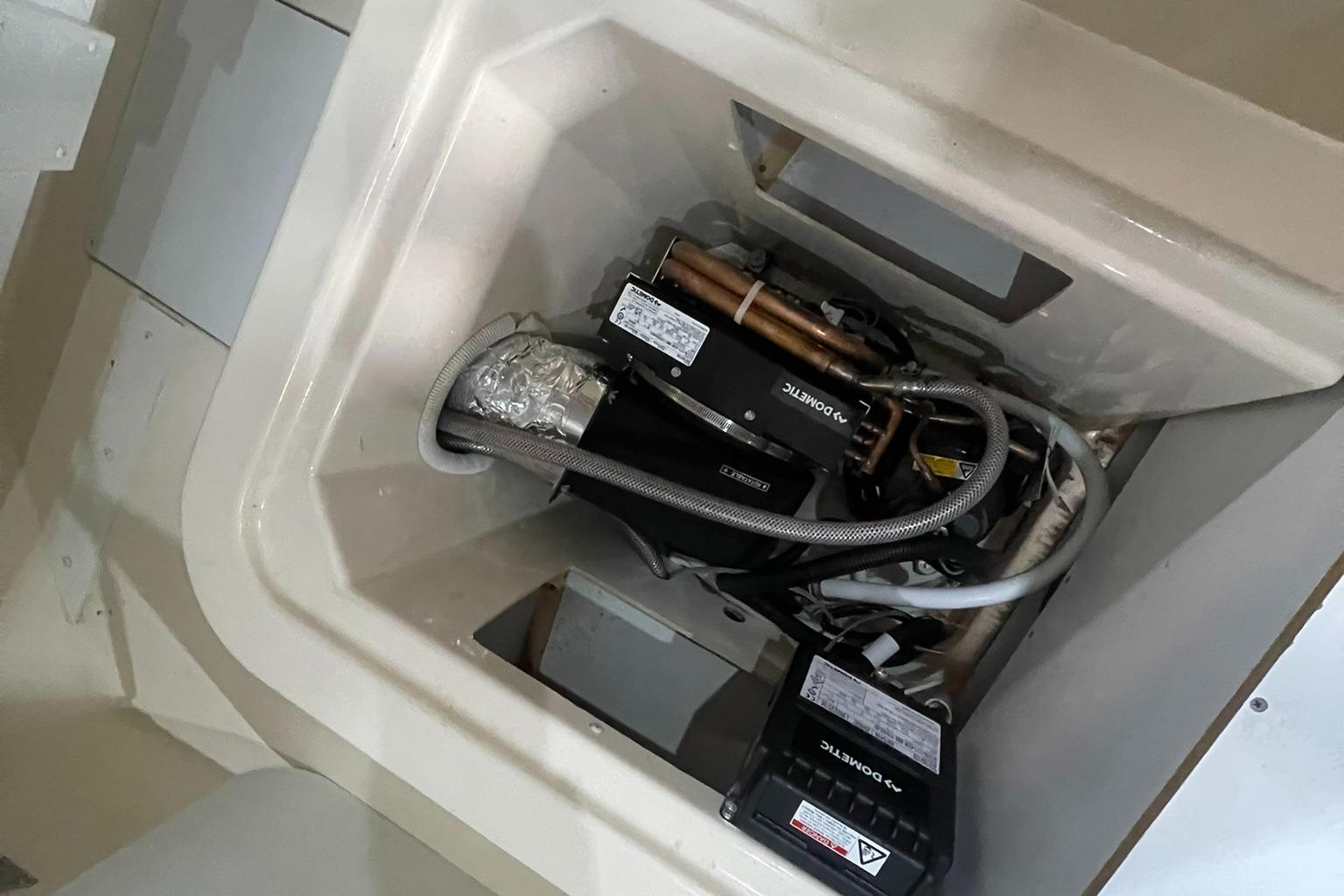 2006-carver-46-motor-yacht-power-9800780-20250524101200404-1_XLARGE
