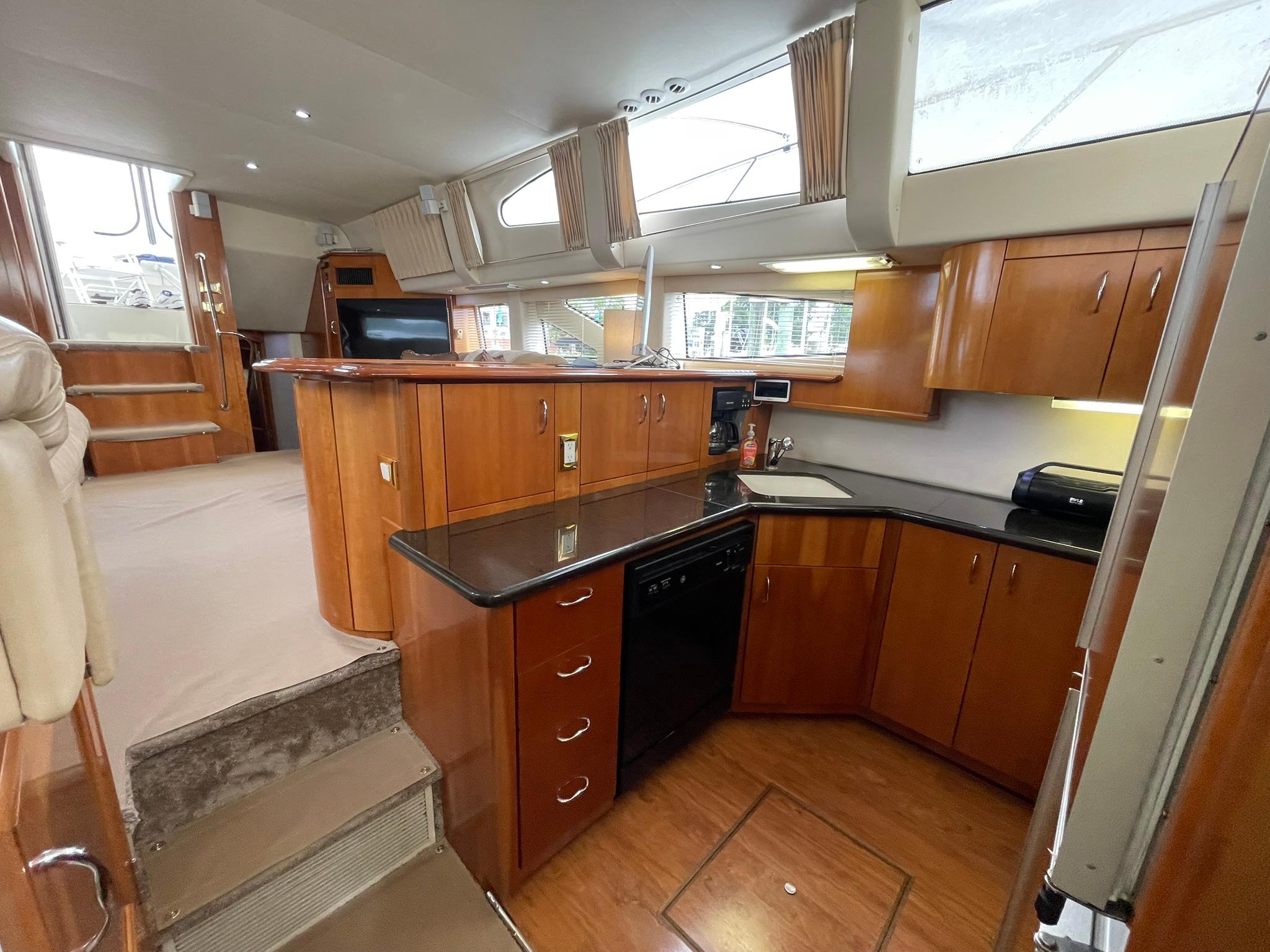 2006-carver-466-motor-yacht-power-9800780-20250520065033277-1_XLARGE