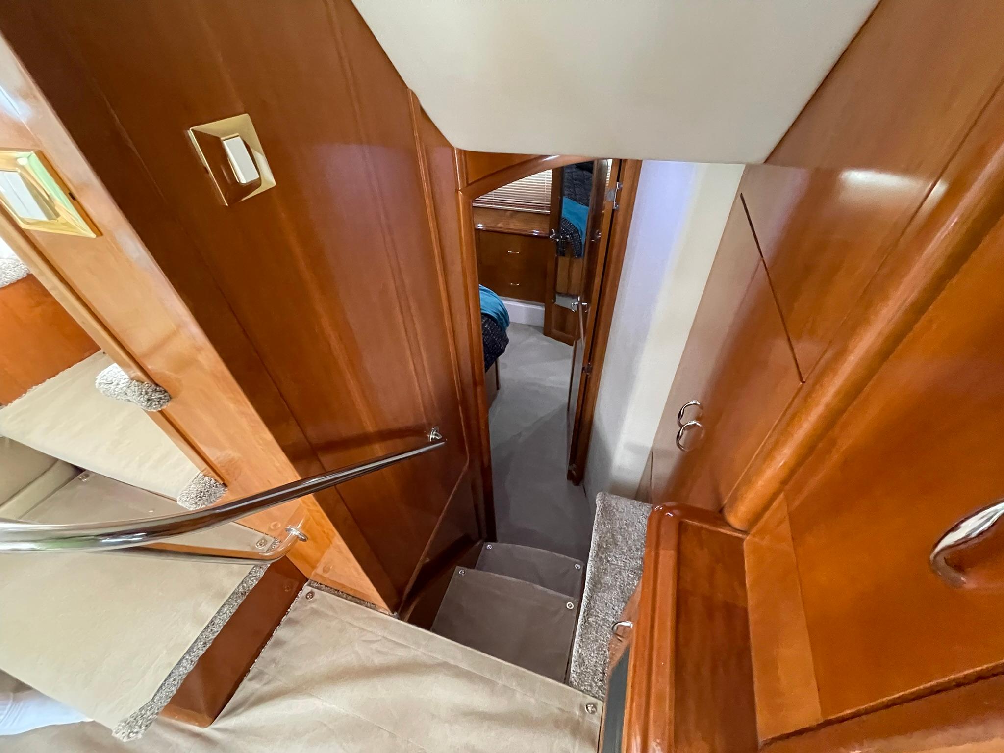 2006-carver-466-motor-yacht-power-9800780-20250520065530760-1_XLARGE