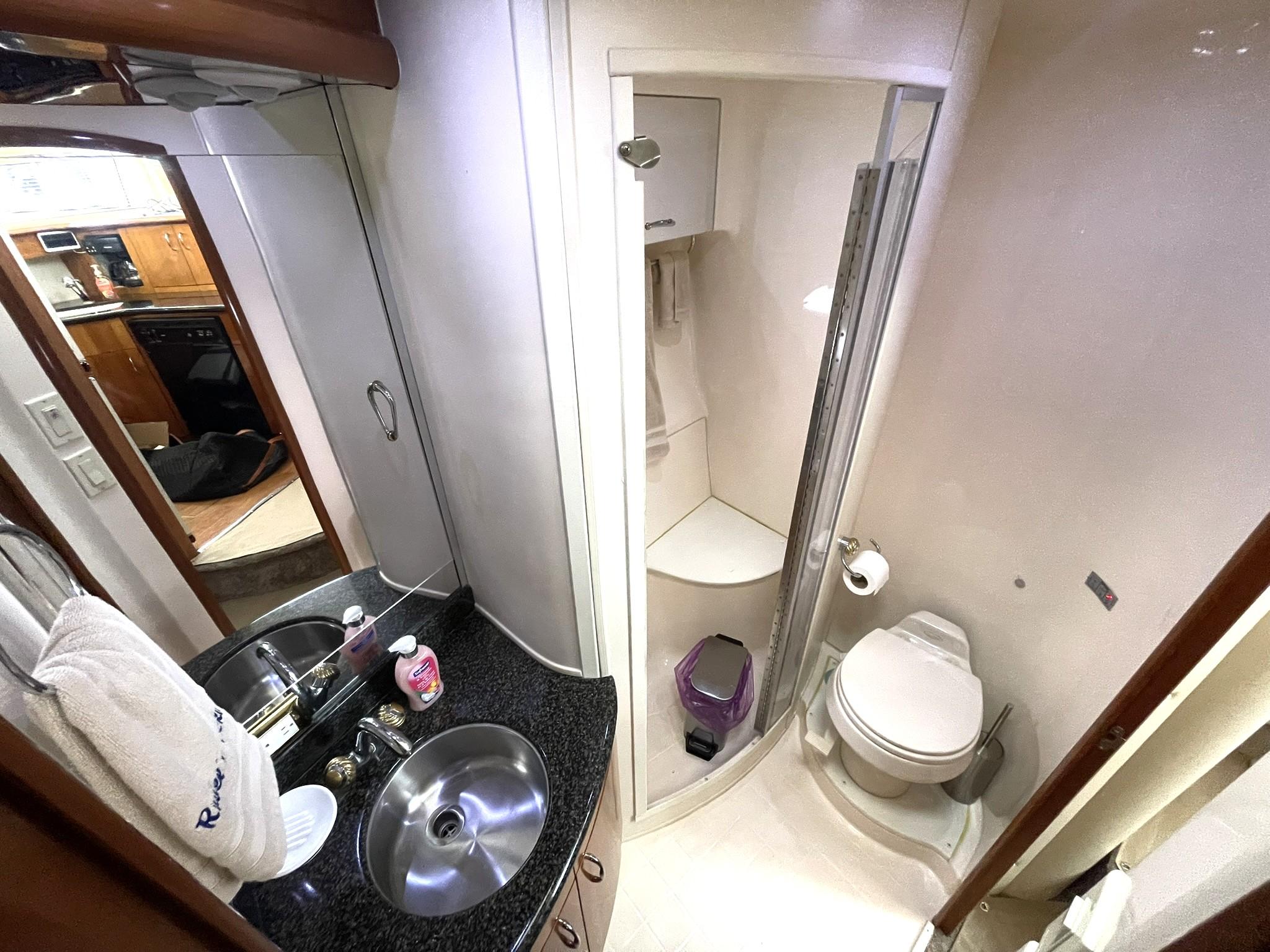 2006-carver-466-motor-yacht-power-9800780-20250520065925982-1_XLARGE