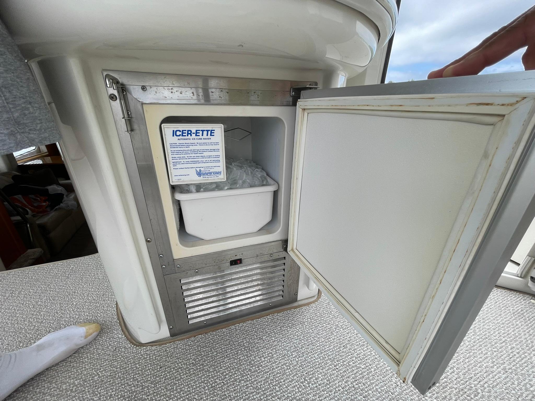 2006-carver-466-motor-yacht-power-9800780-20250520070928356-1_XLARGE
