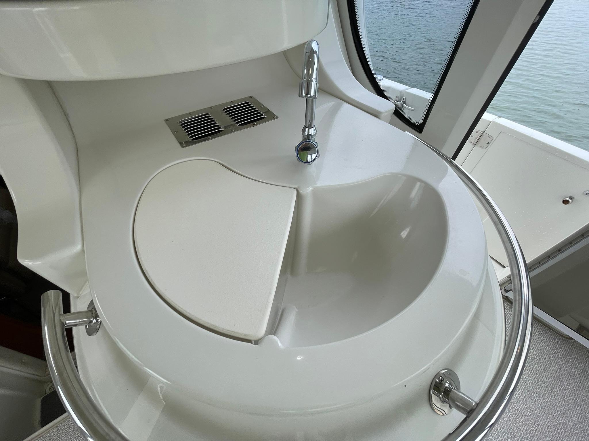 2006-carver-466-motor-yacht-power-9800780-20250520070938347-1_XLARGE