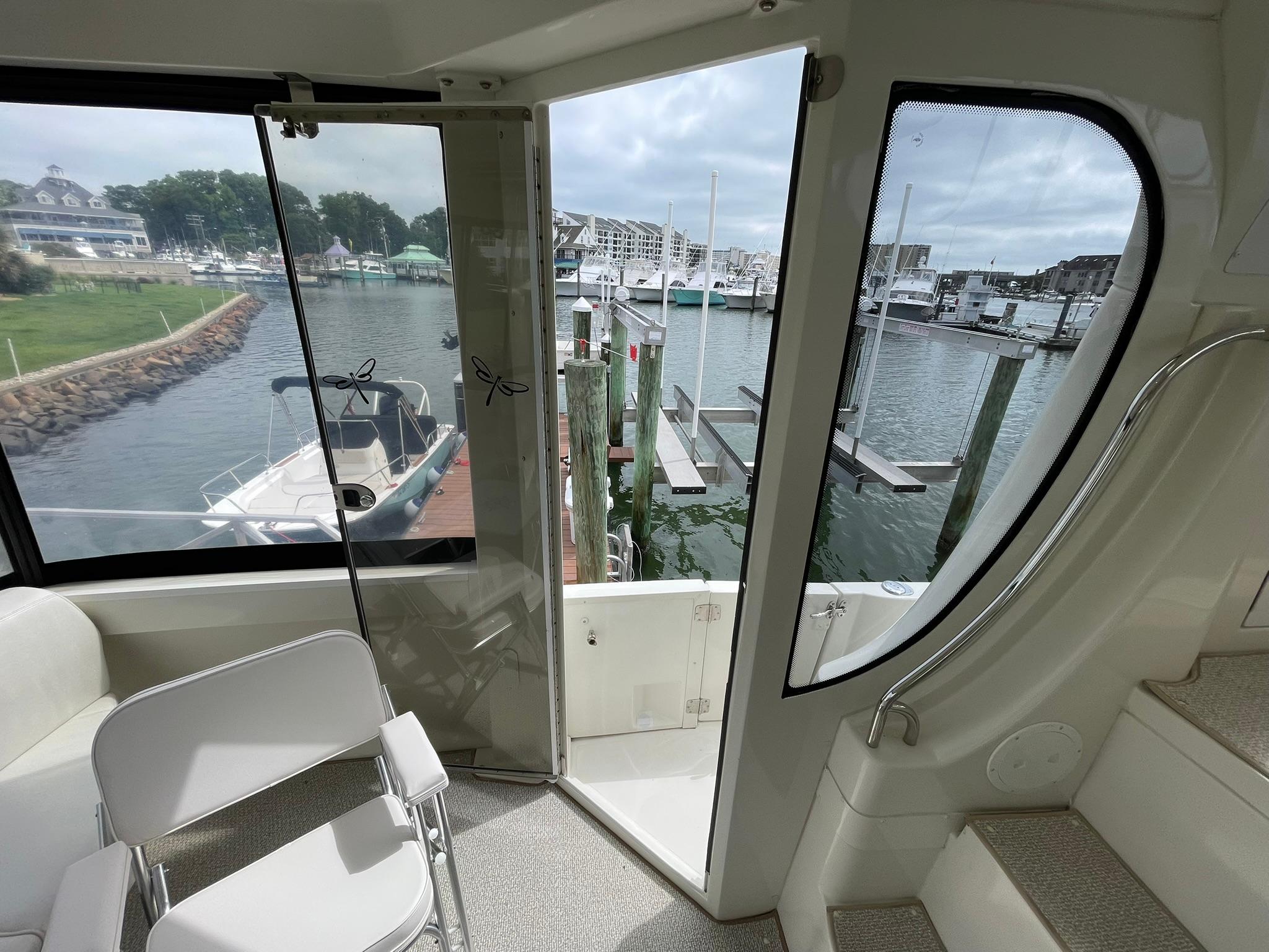 2006-carver-466-motor-yacht-power-9800780-20250520070950626-1_XLARGE