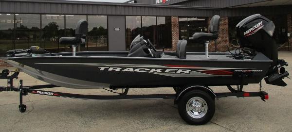2022 Tracker Boats boat for sale, model of the boat is Pro Team 175 TF & Image # 1 of 12