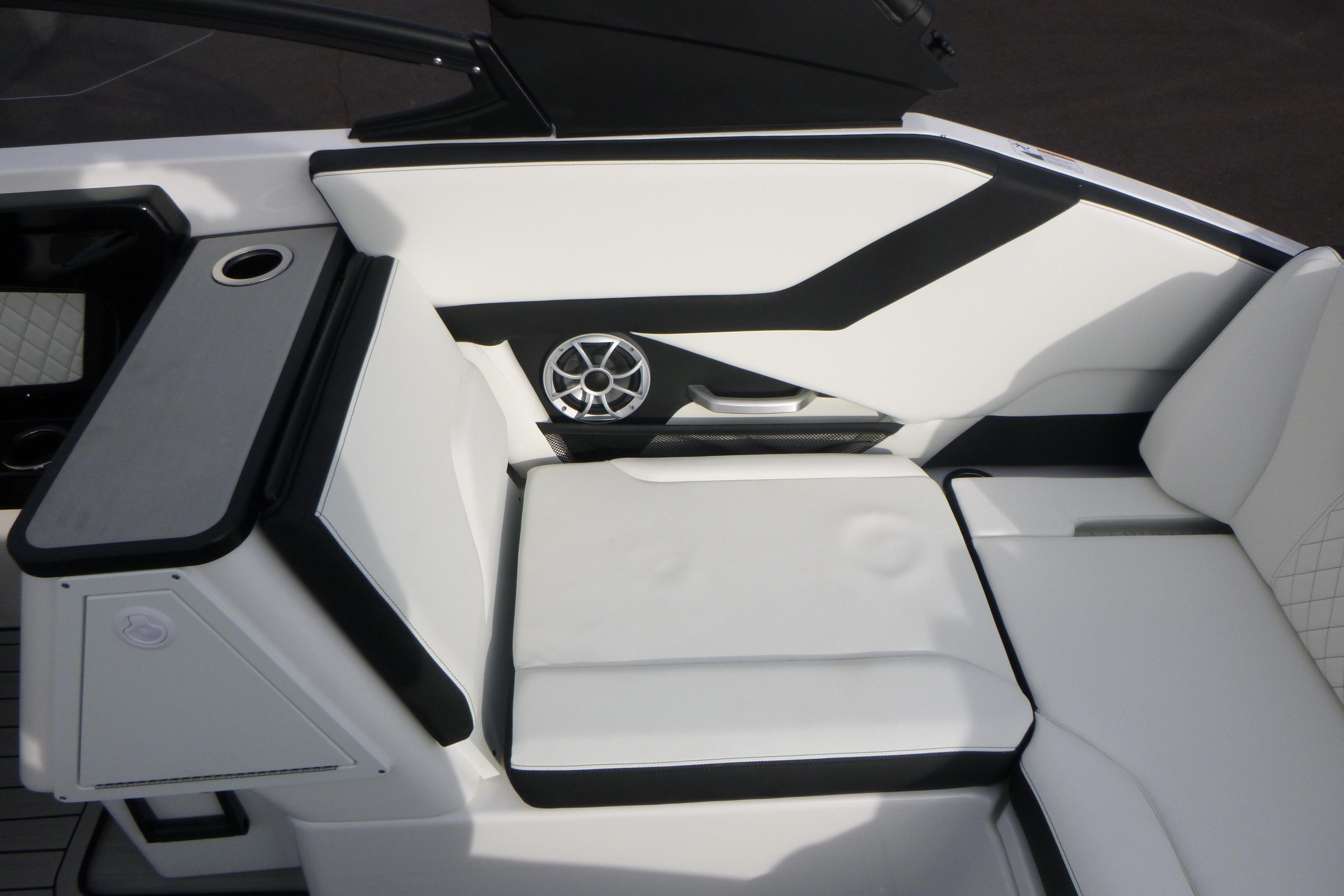 2026 Yamaha Boats 252S Gallery