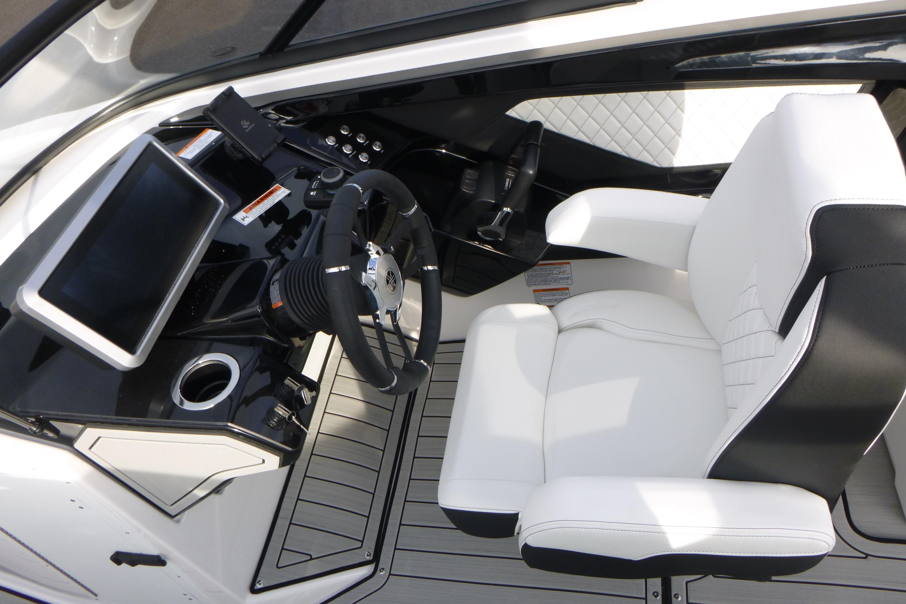 2026 Yamaha Boats 252S Gallery