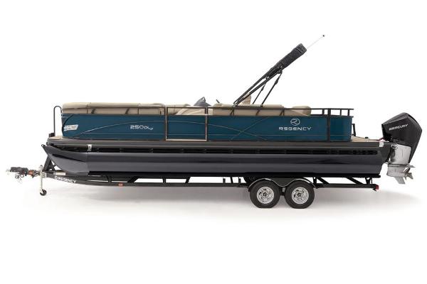 2022 Regency boat for sale, model of the boat is 250 DL3 & Image # 13 of 77