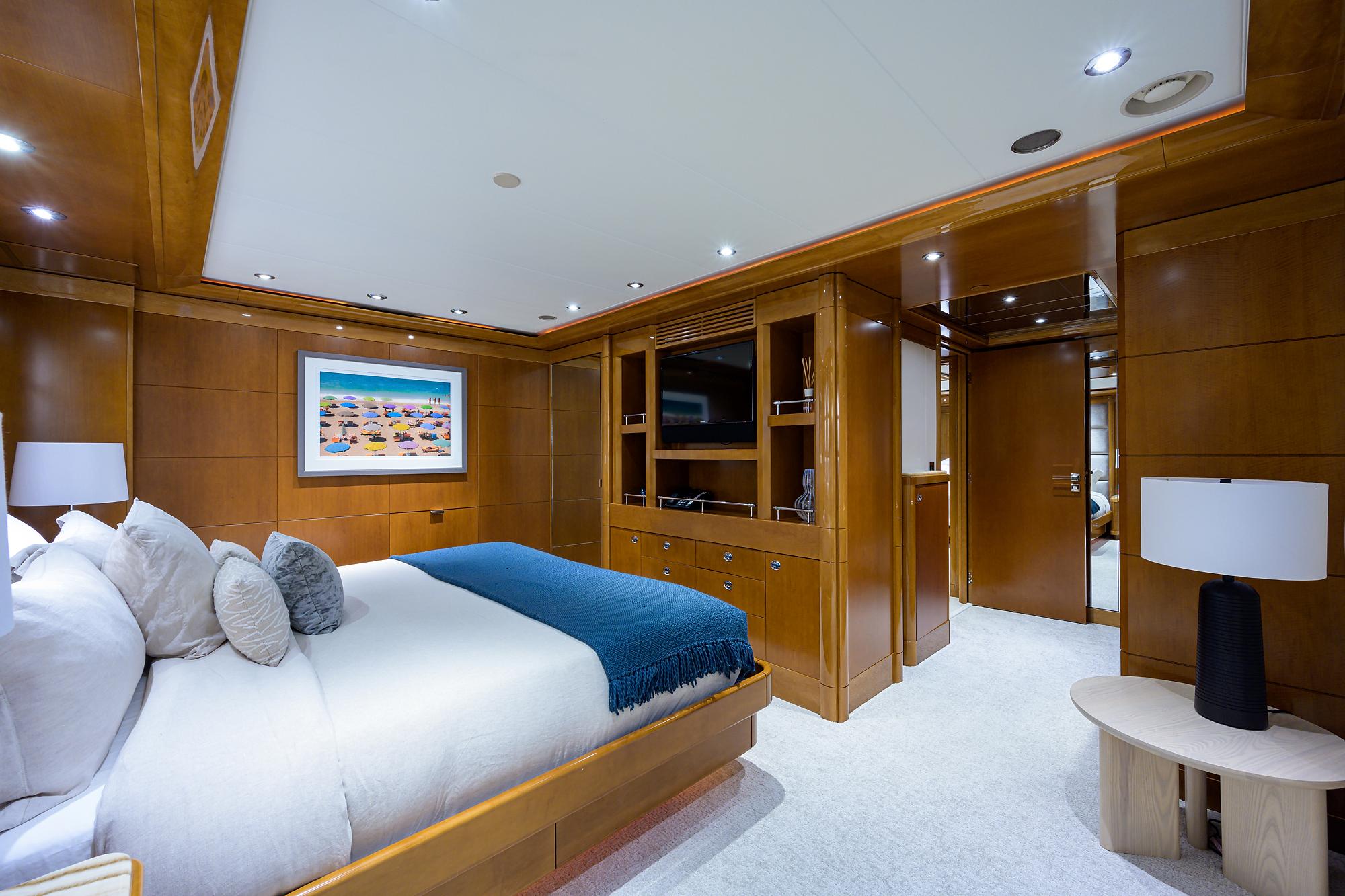 Westport 164 - Quantum of Solace - Aft Starboard Guest Stateroom