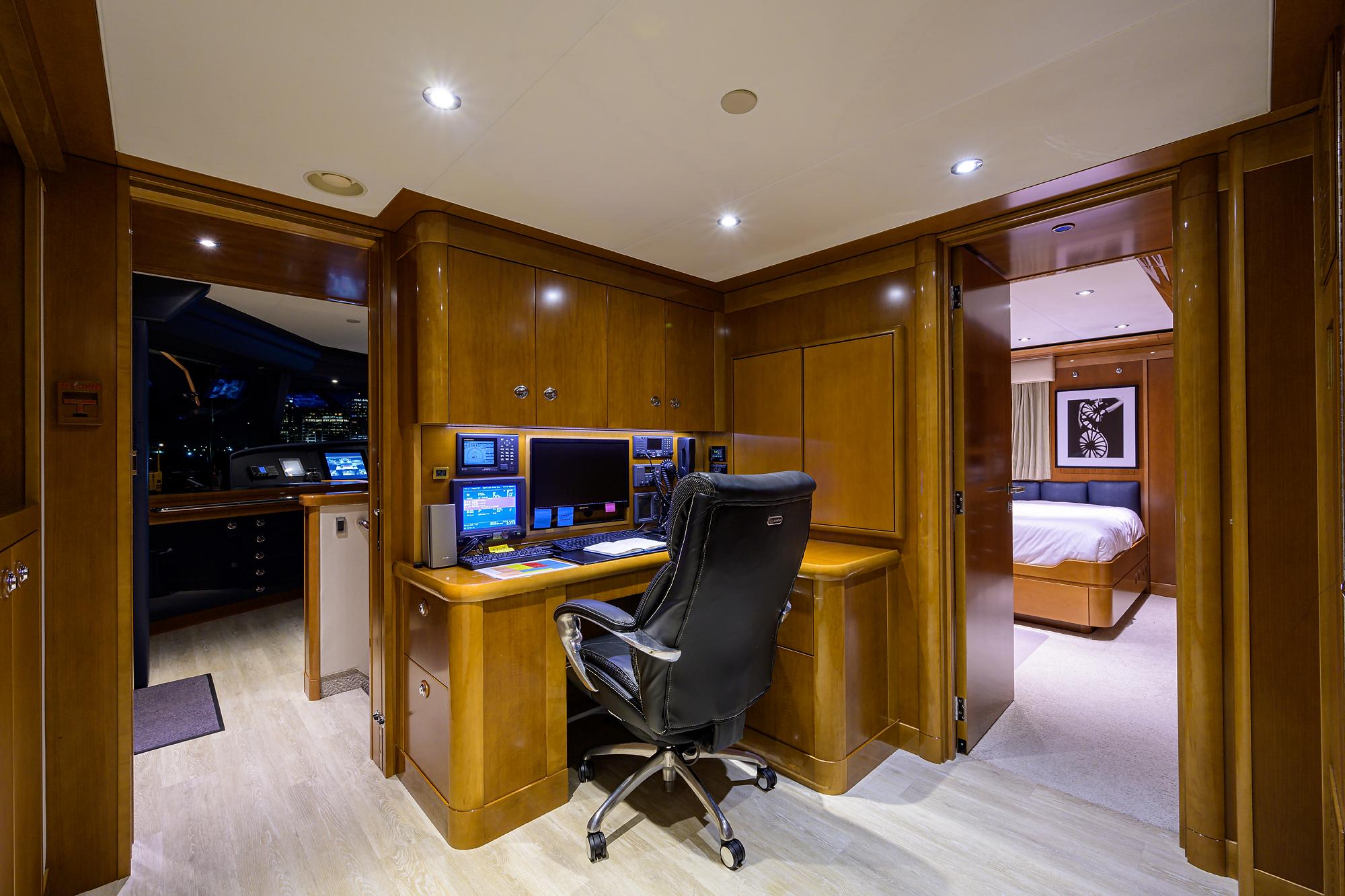 Westport 164 - Quantum of Solace - Bridge Deck Office
