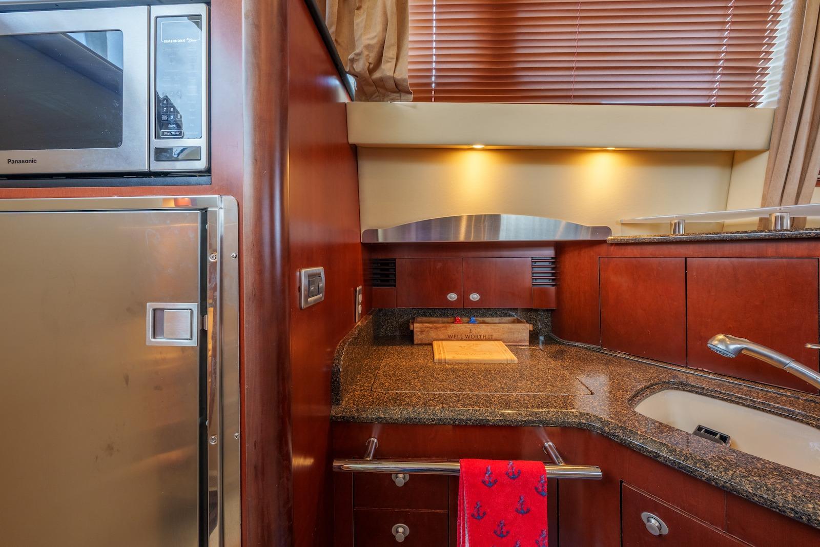 PA 10423 TT Knot 10 Yacht Sales PA 10423 TT Knot 10 Yacht Sales