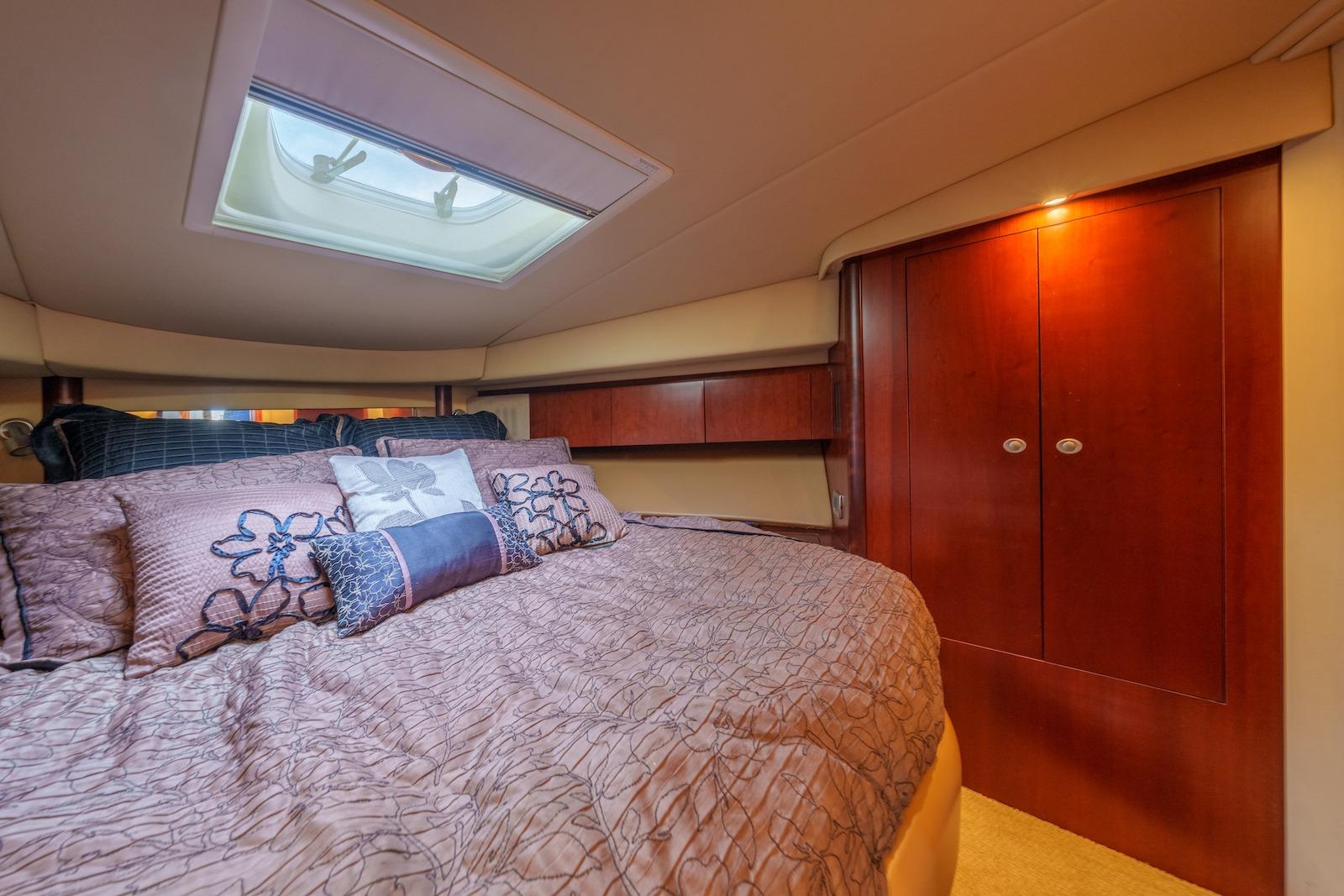 PA 10423 TT Knot 10 Yacht Sales PA 10423 TT Knot 10 Yacht Sales