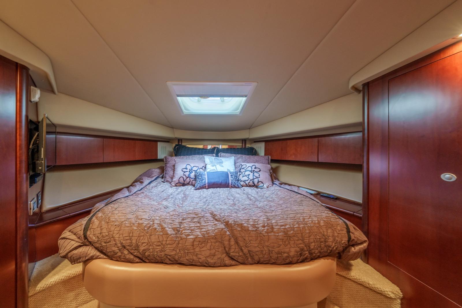 PA 10423 TT Knot 10 Yacht Sales PA 10423 TT Knot 10 Yacht Sales