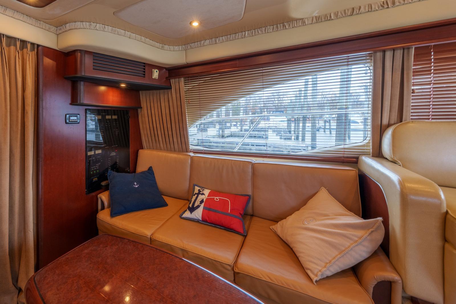 PA 10423 TT Knot 10 Yacht Sales PA 10423 TT Knot 10 Yacht Sales