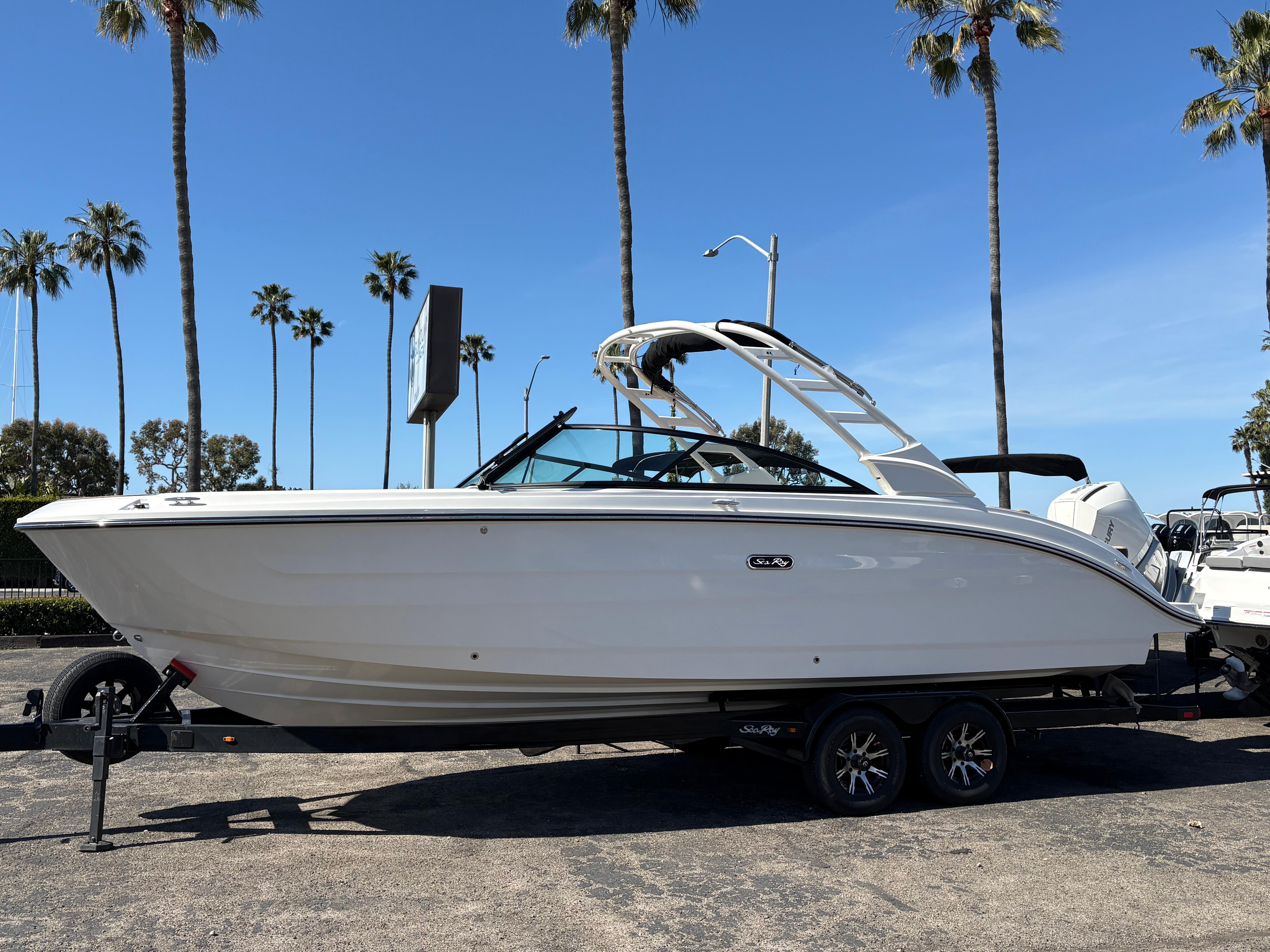 2025 Sea Ray SDX 270 Outboard #S1683A inventory image at Sun Country Marine Group, Newport Beach 2025 Sea Ray SDX 270 Outboard #S1683A inventory image at Sun Country Marine Group, Newport Beach