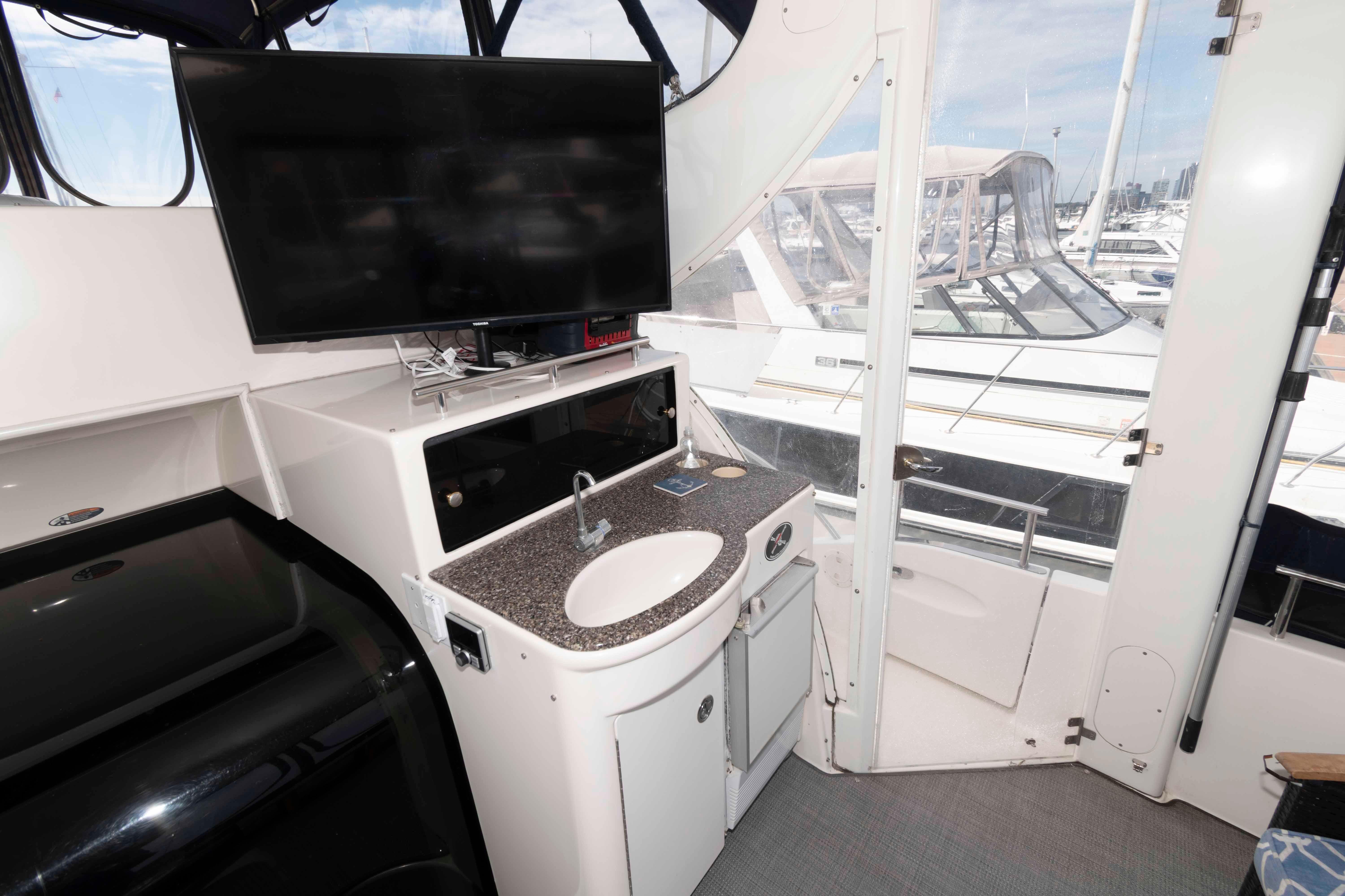 M 10418 TW Knot 10 Yacht Sales M 10418 TW Knot 10 Yacht Sales