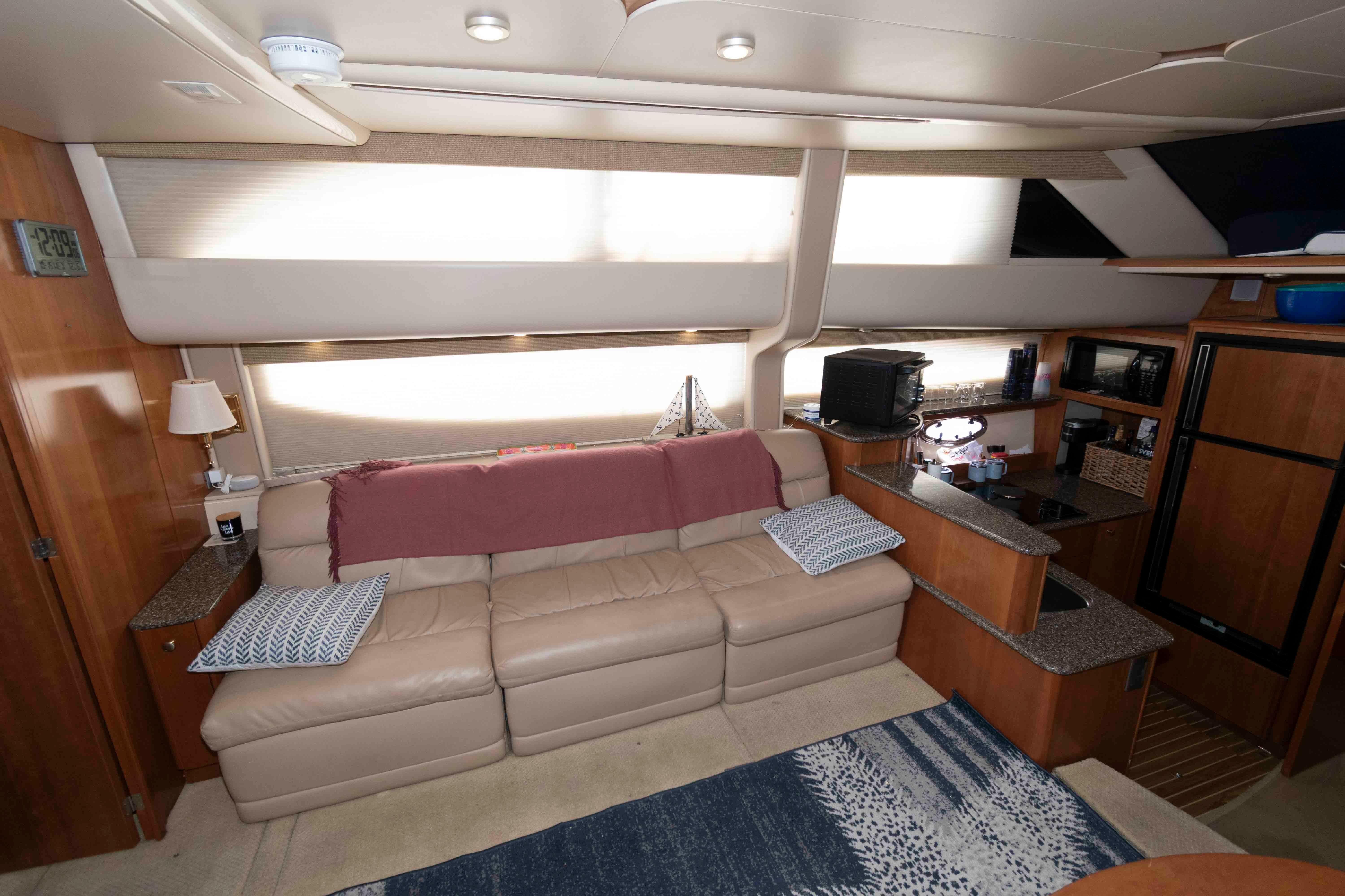 M 10418 TW Knot 10 Yacht Sales M 10418 TW Knot 10 Yacht Sales