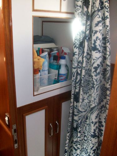 Guest Head, Shower, Storage, Washer/Dryer Behind Cabinet