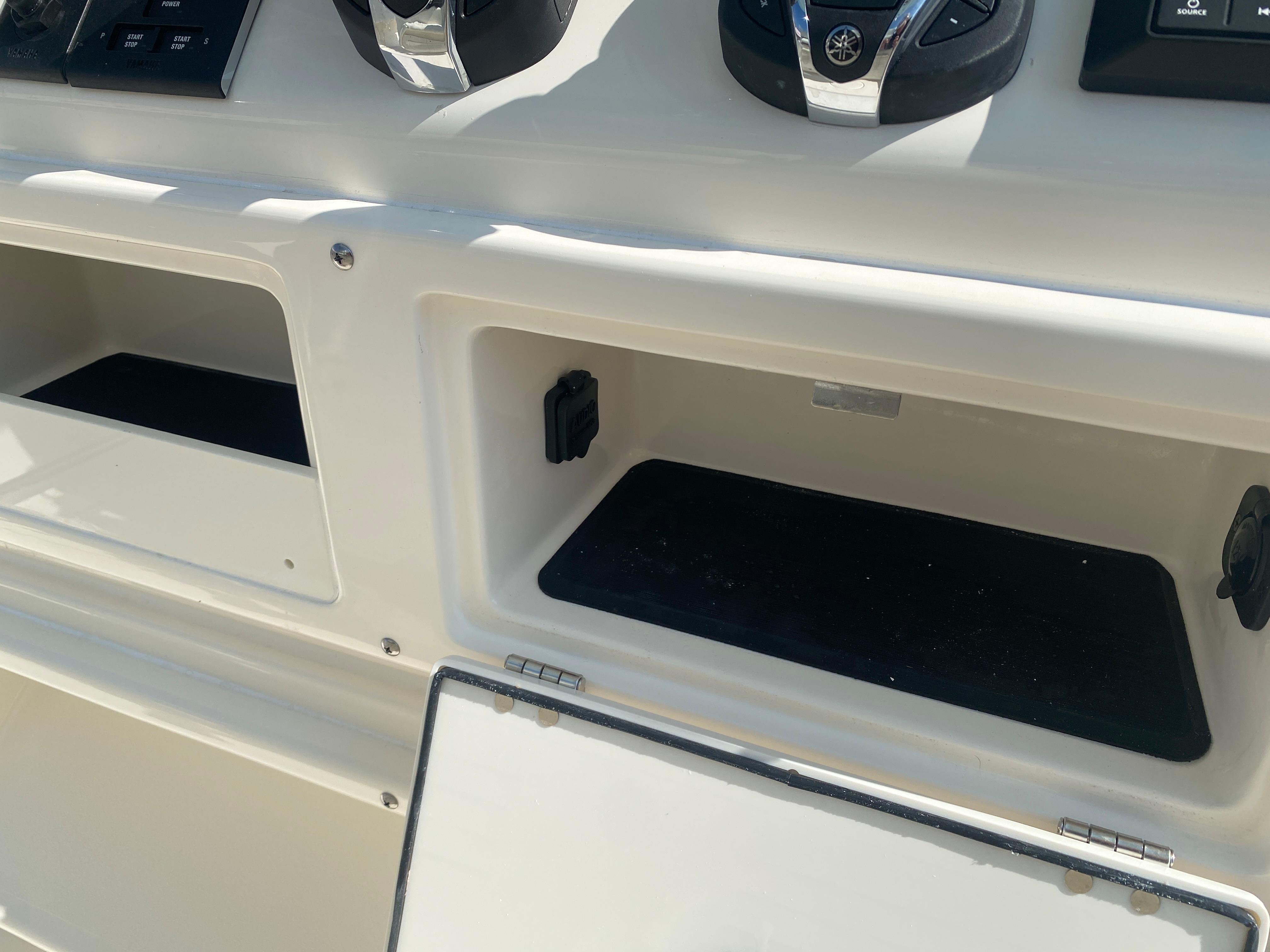 2024 Cobia 280 Center Console-12