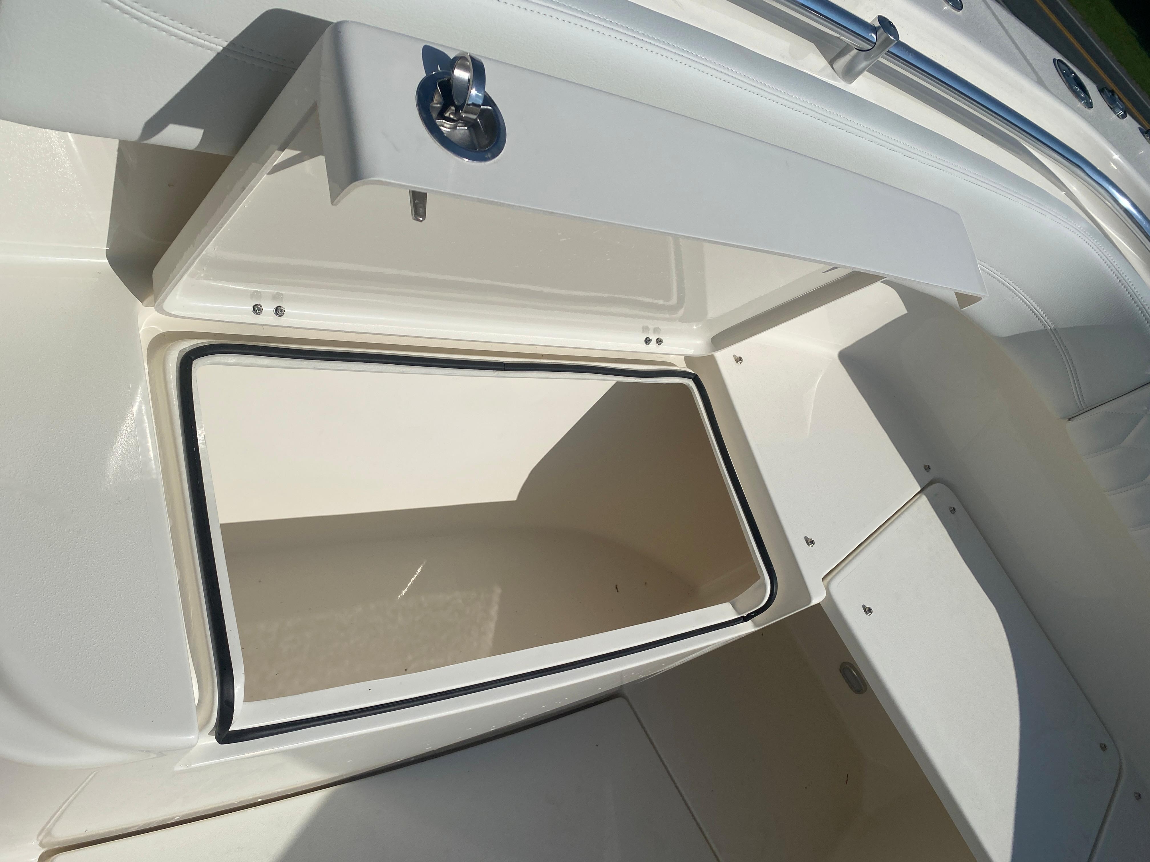 2024 Cobia 280 Center Console-32