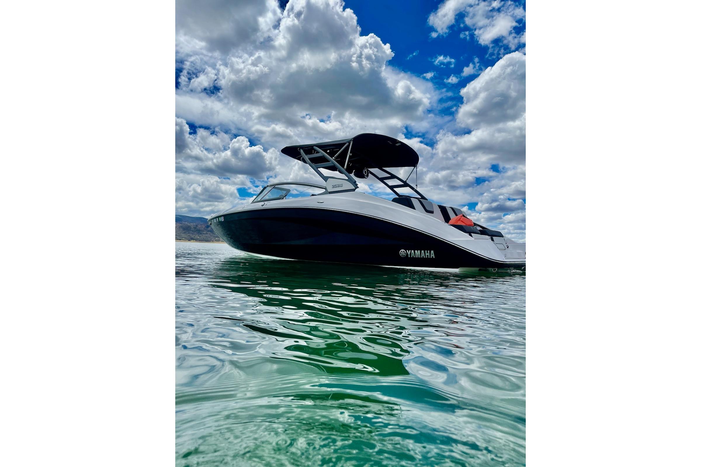 2022 24' Yamaha Boats 252S