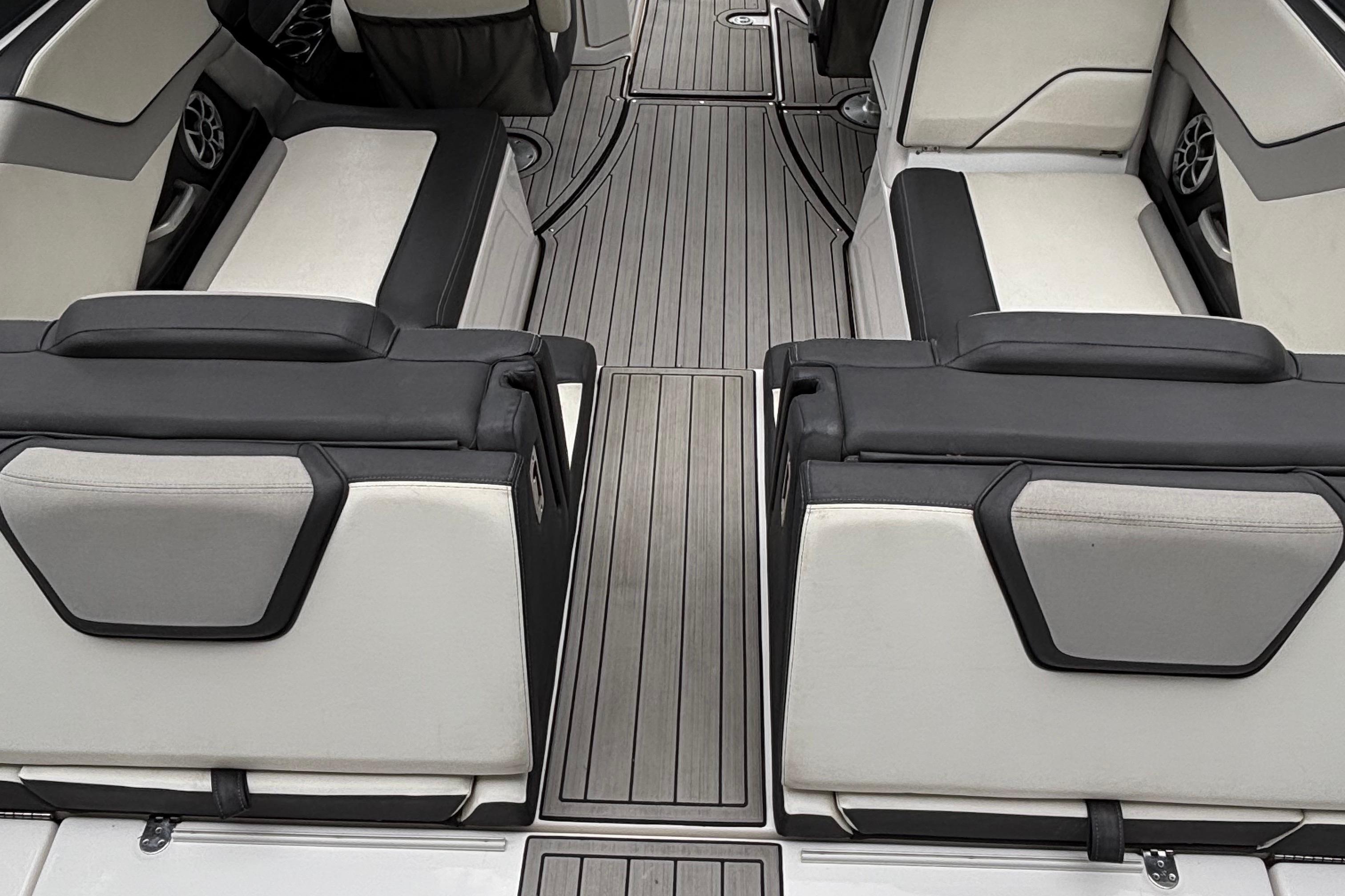 2022 Yamaha Boats 252S interior with sleek seating and modern design.
