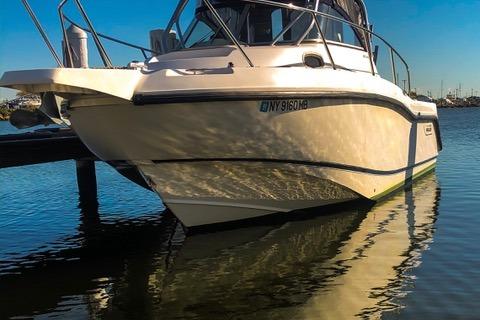 2005 Boston Whaler 255 Conquest