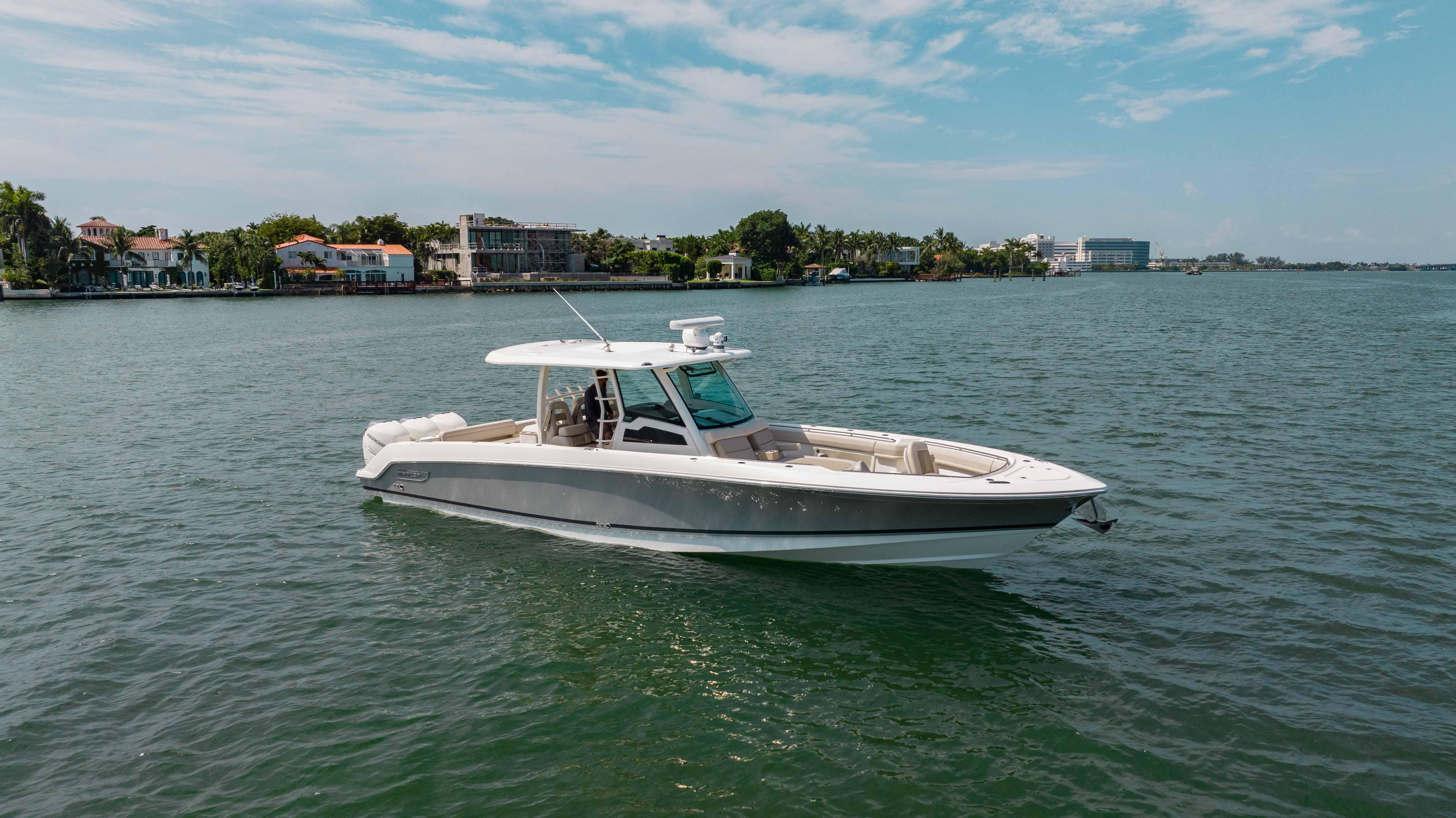 2018 BOSTON WHALER 380 OUTRAGE