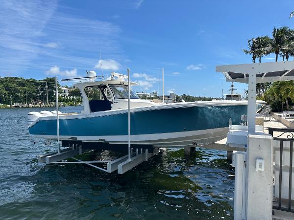 Photo of 2020 Edgewater 37'